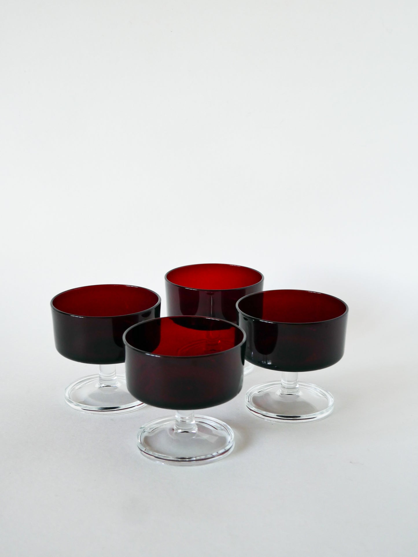 Lot de 4 coupes à champagne Luminarc, modèle "Cavalier", Bordeaux, Design, 1970