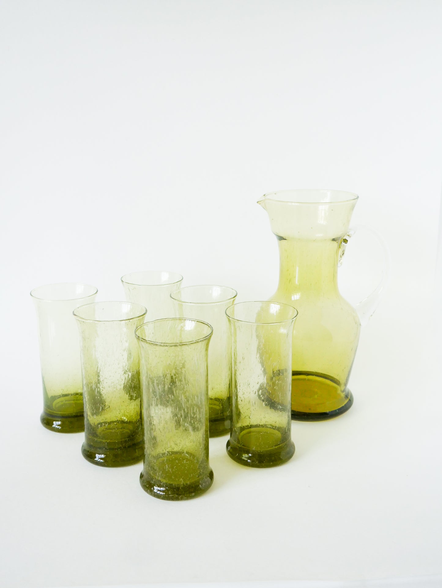 Service à orangeade en verre bullé de Biot, composé d'une carafe et de 6 verres Long Drink, Vert, 1960