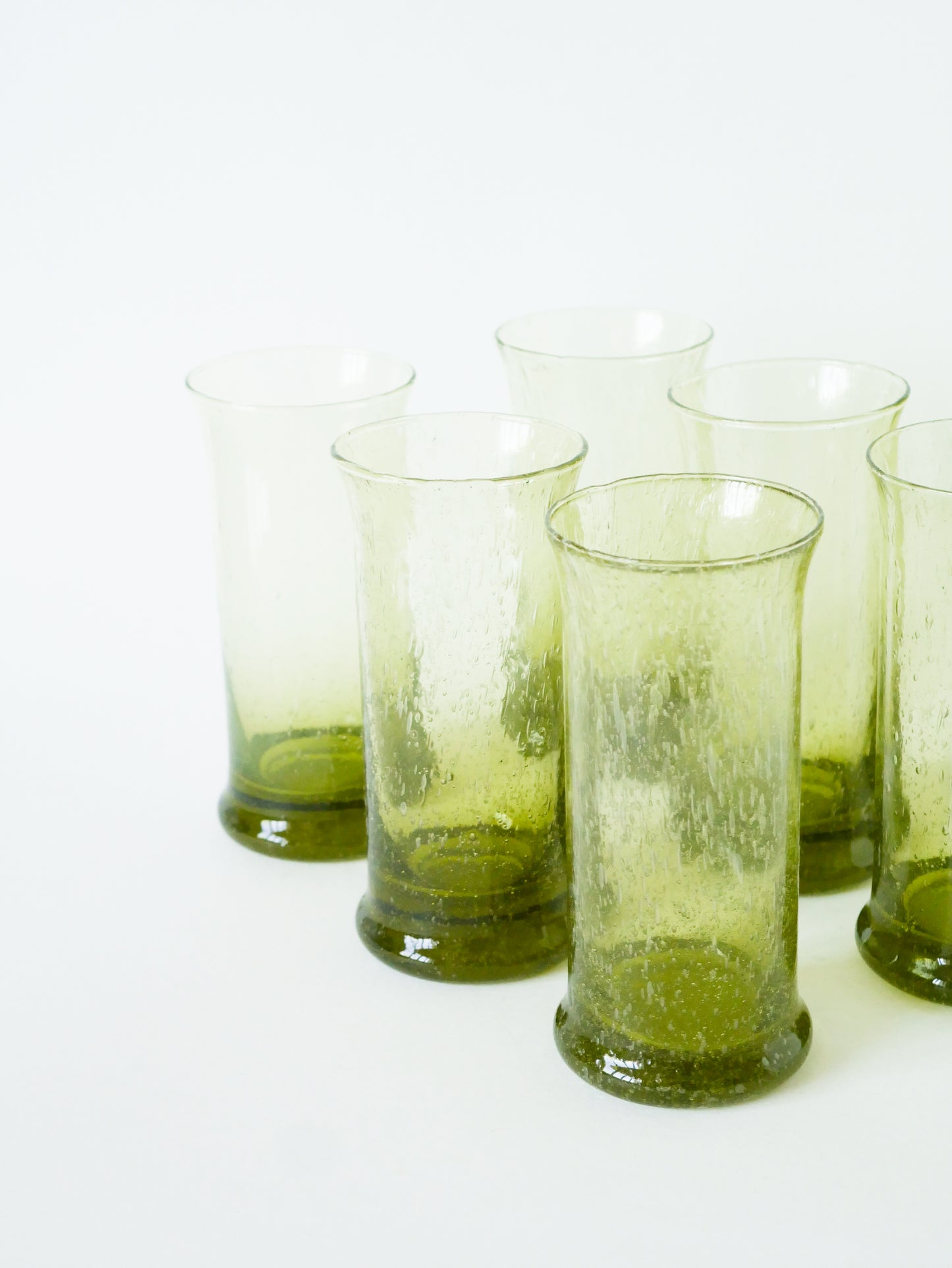 Service à orangeade en verre bullé de Biot, composé d'une carafe et de 6 verres Long Drink, Vert, 1960