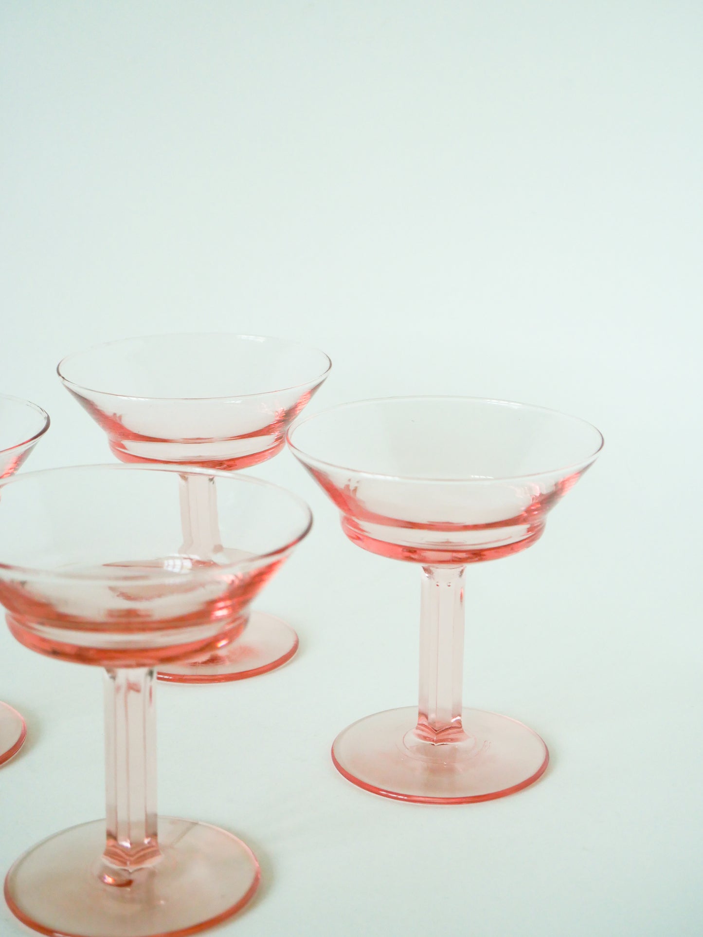 Lot de 4 coupes à champagne à pieds carré, Rose, 1950
