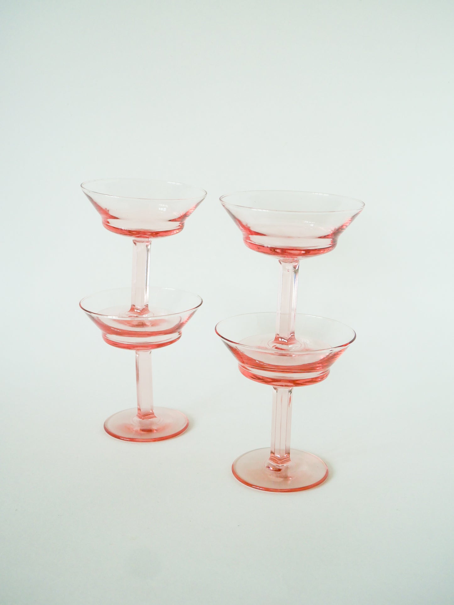 Lot de 4 coupes à champagne à pieds carré, Rose, 1950