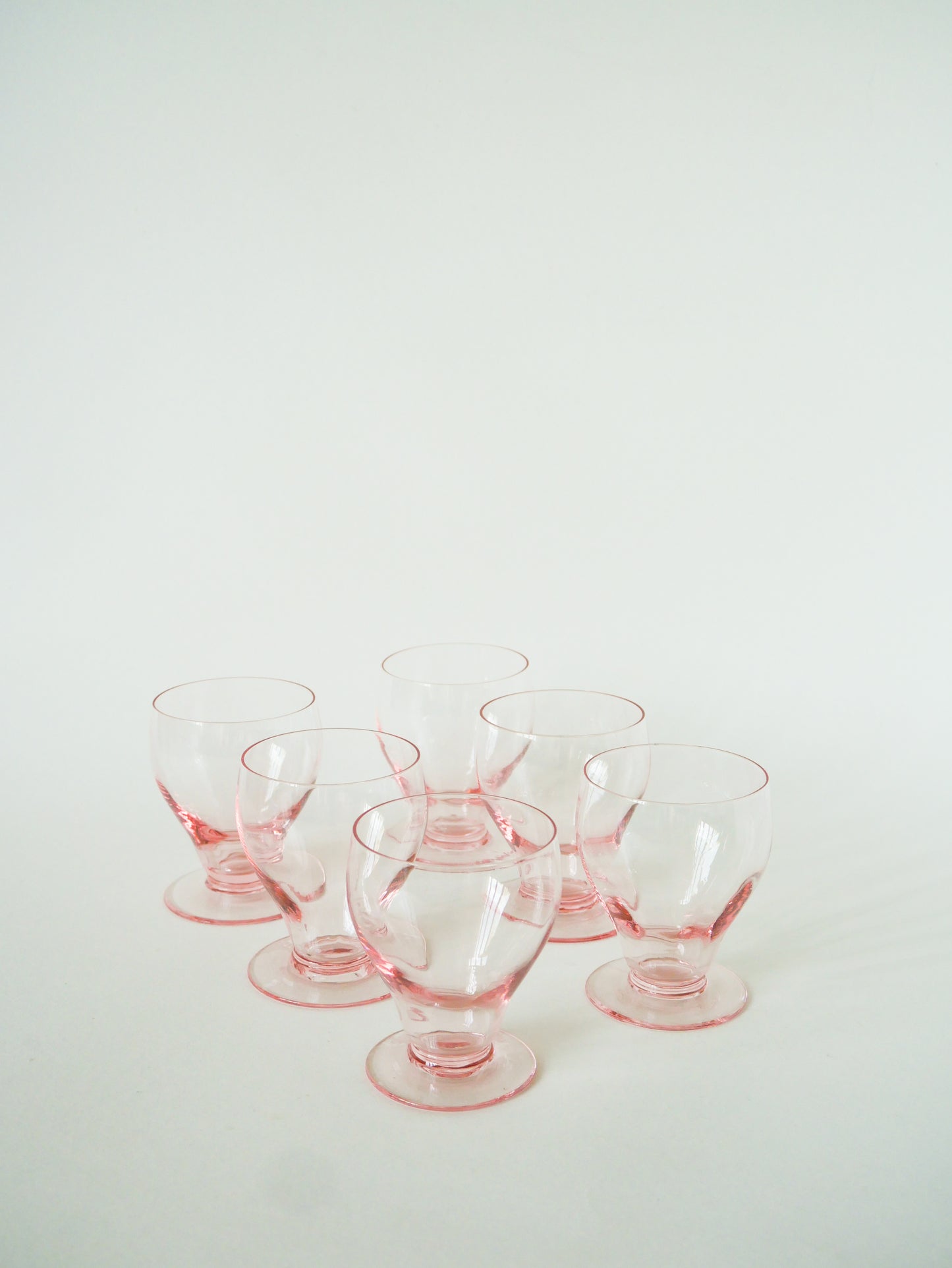 Lot de 6 petits verres à vin, Rose, Art Déco, 1930