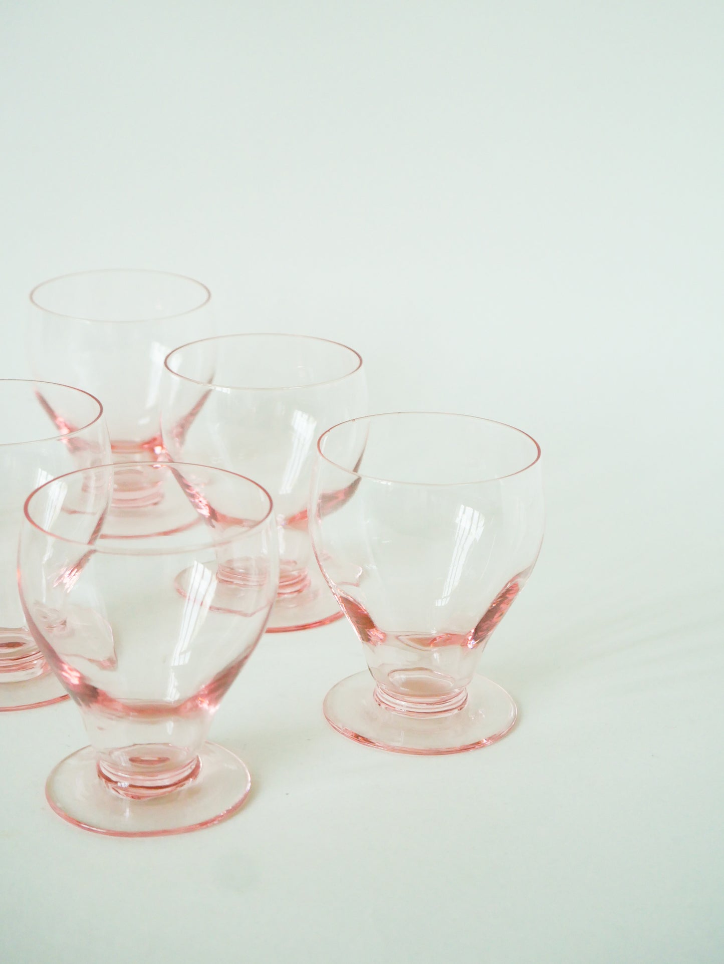 Lot de 6 petits verres à vin, Rose, Art Déco, 1930