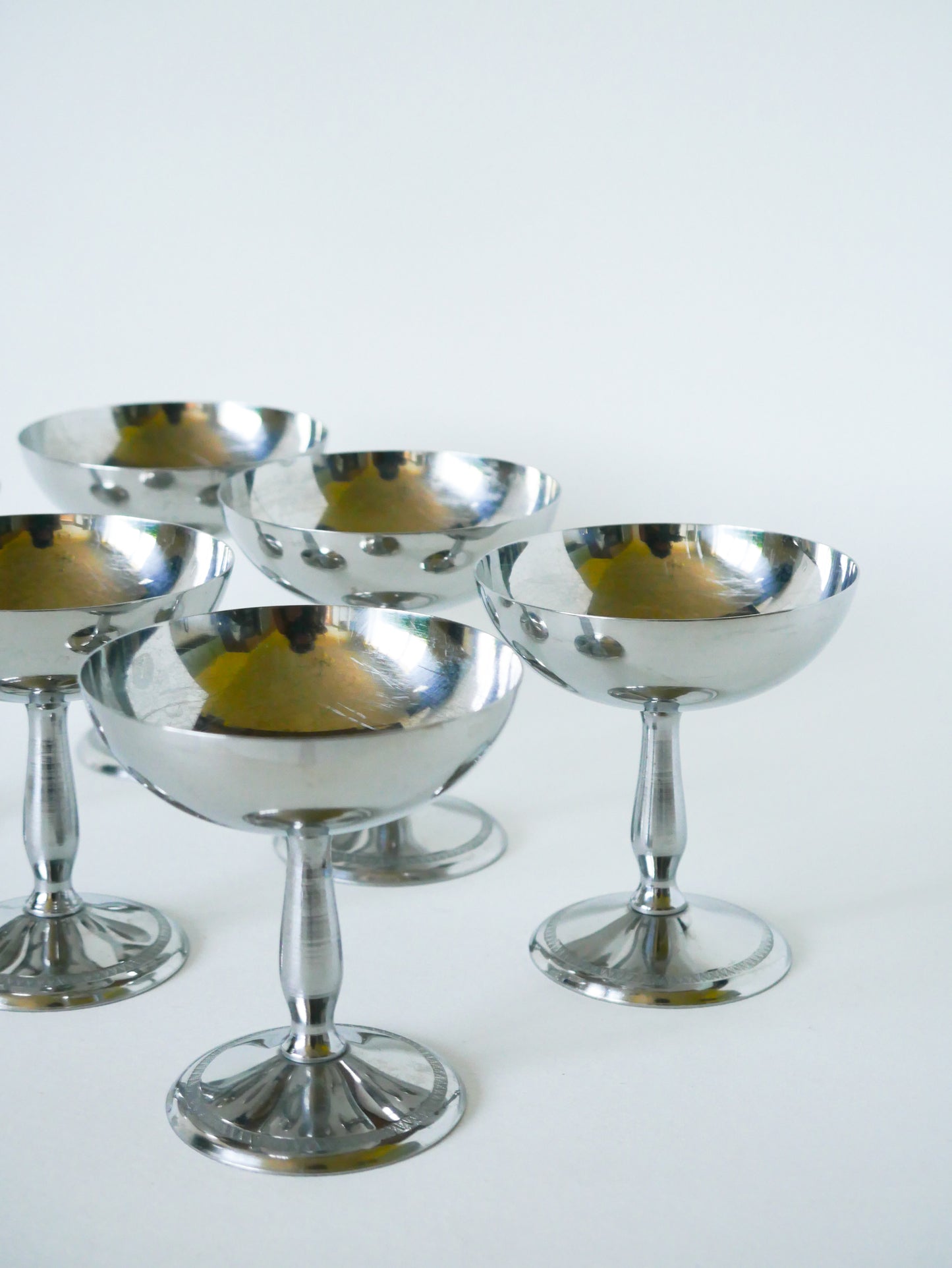 Lot de 6 coupes en inox, pieds très haut, Design, 1970 - 10 X 9 cm