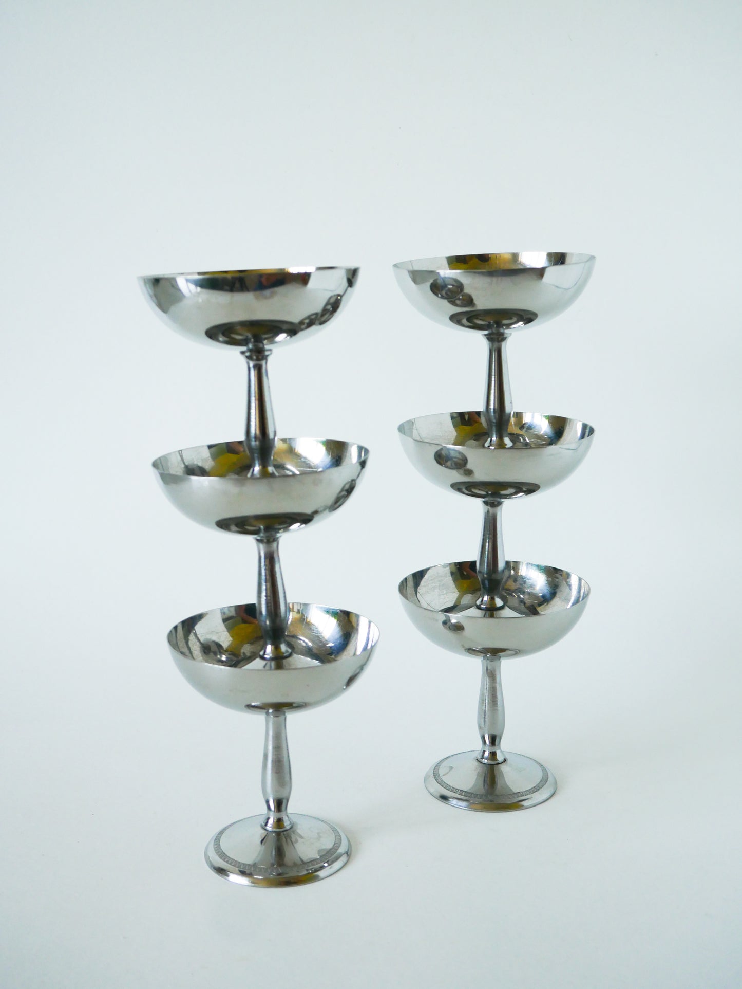 Lot de 6 coupes en inox, pieds très haut, Design, 1970 - 10 X 9 cm