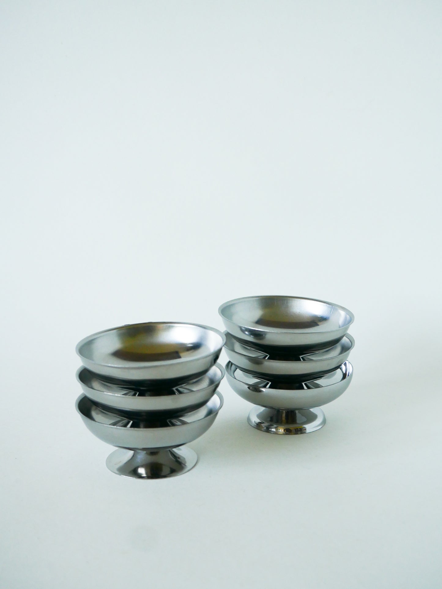 Lot de 6 coupes à glace en inox, pieds large, Design, 1970 - 4 X 9 cm