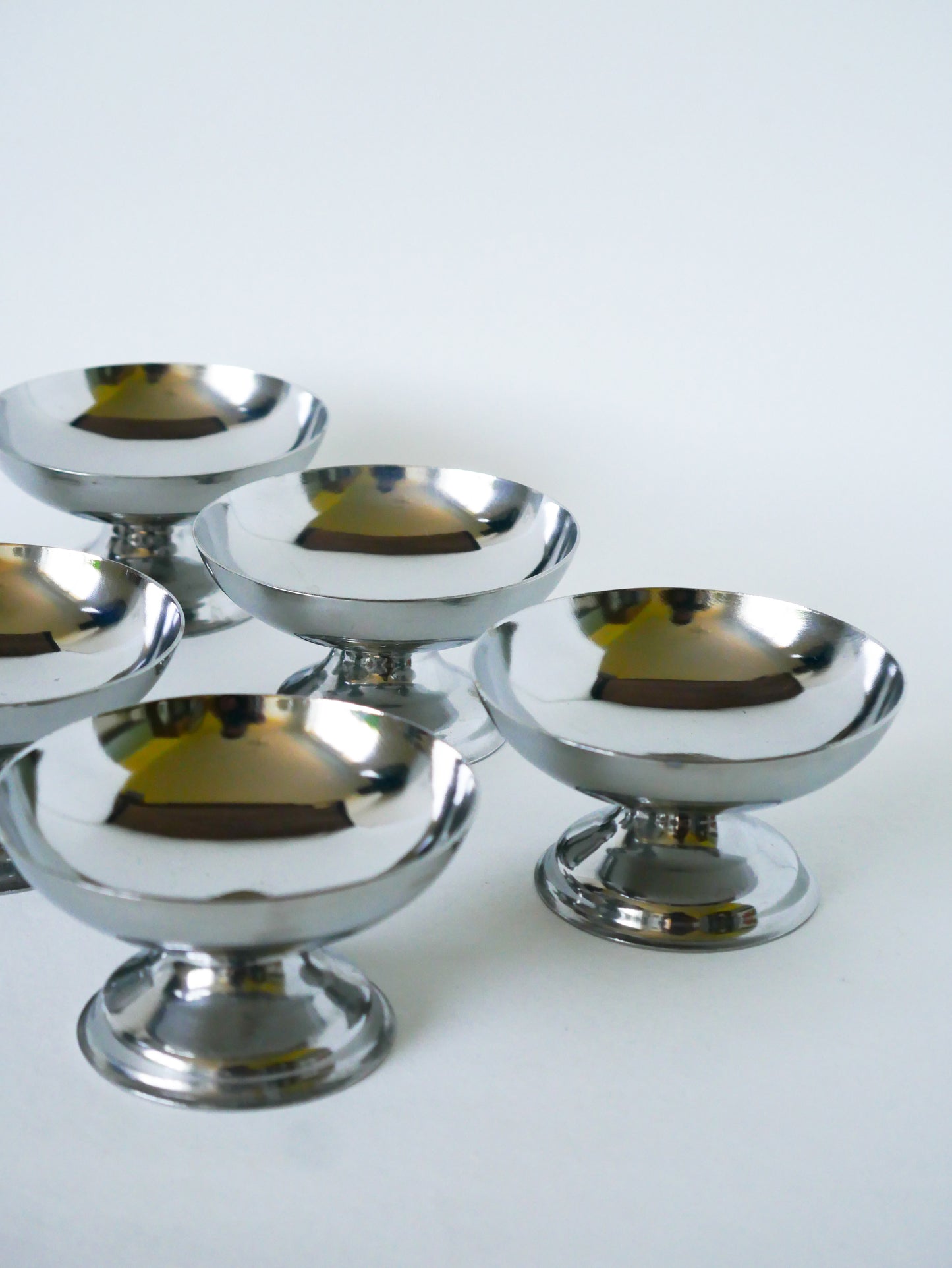 Lot de 6 coupes à glace en inox, pieds large, Design, 1970 - 5.5 X 9 cm