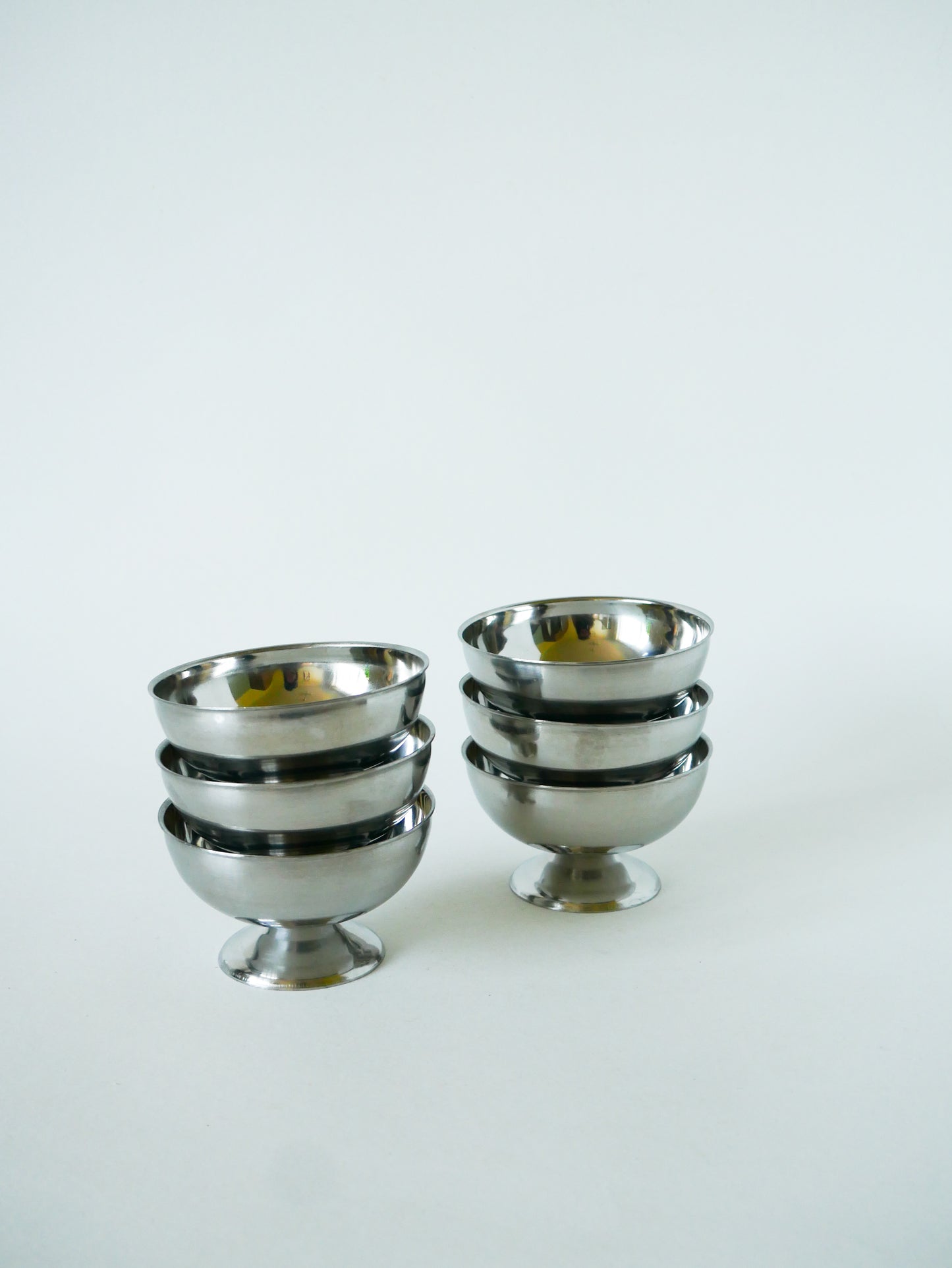 Lot de 6 coupes à glace en inox, pieds large, Design, 1970 - 5 X 9 cm