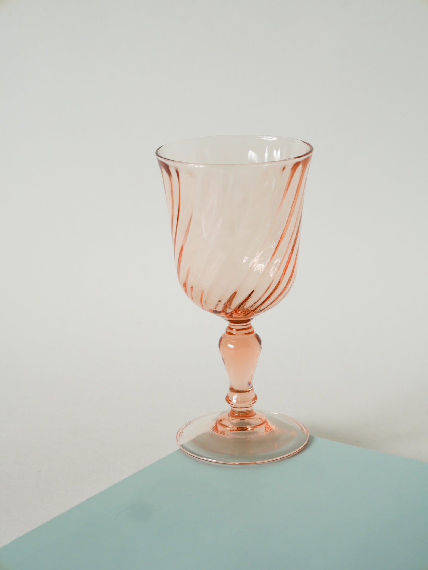 Lot de 6 grands verres à vin en verre Rosaline, Rose, 1960