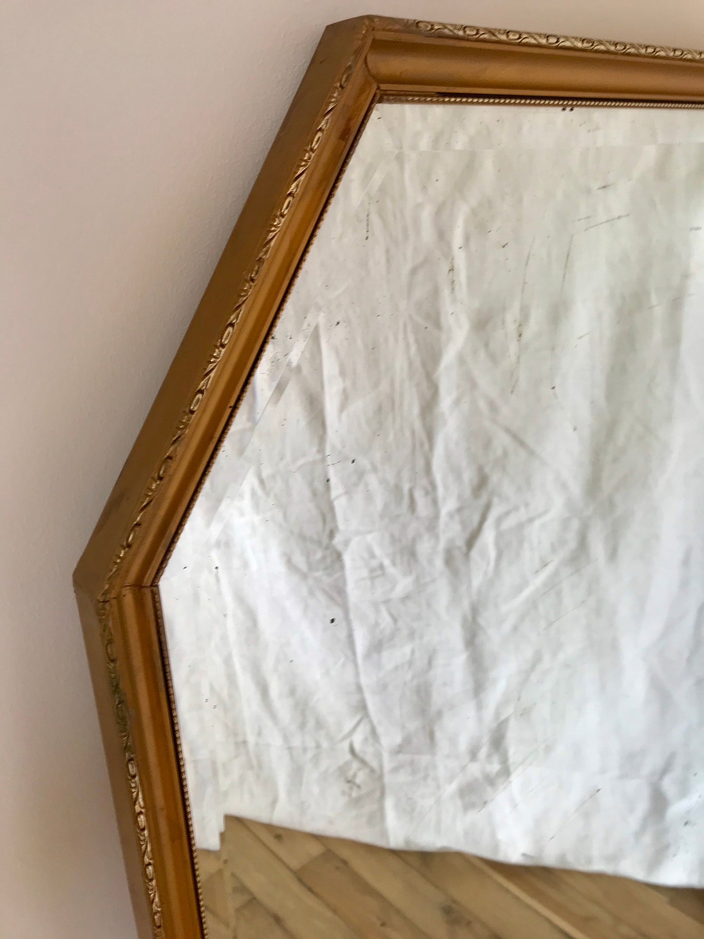 Grand miroir en bois et stuc doré Mid Century Circa 1950