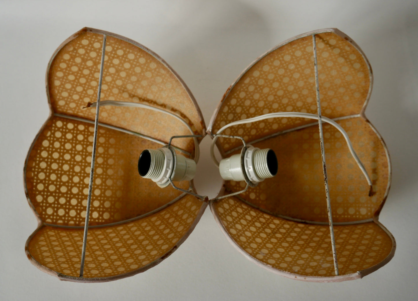 Paire d'appliques Lotus en cannage années 50-60