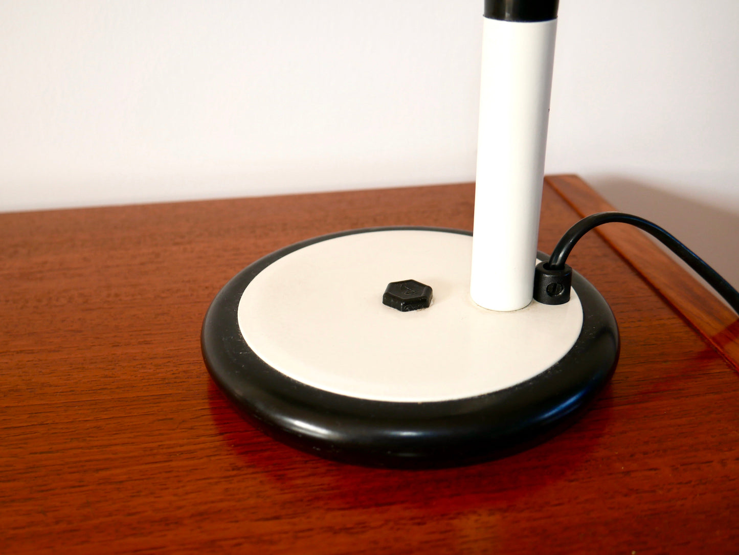 Lampe de bureau Aluminor beige et noire années 70