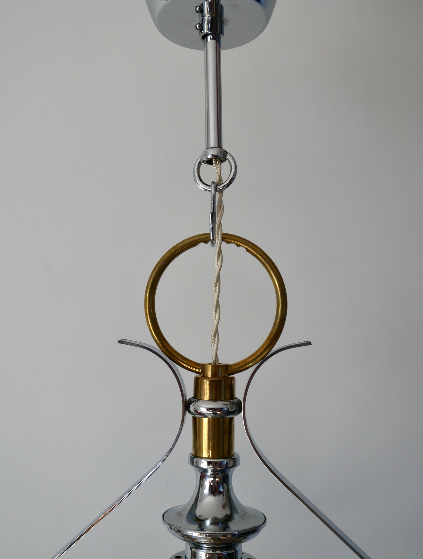 Suspension pétale en verre, laiton et métal chromé années 50