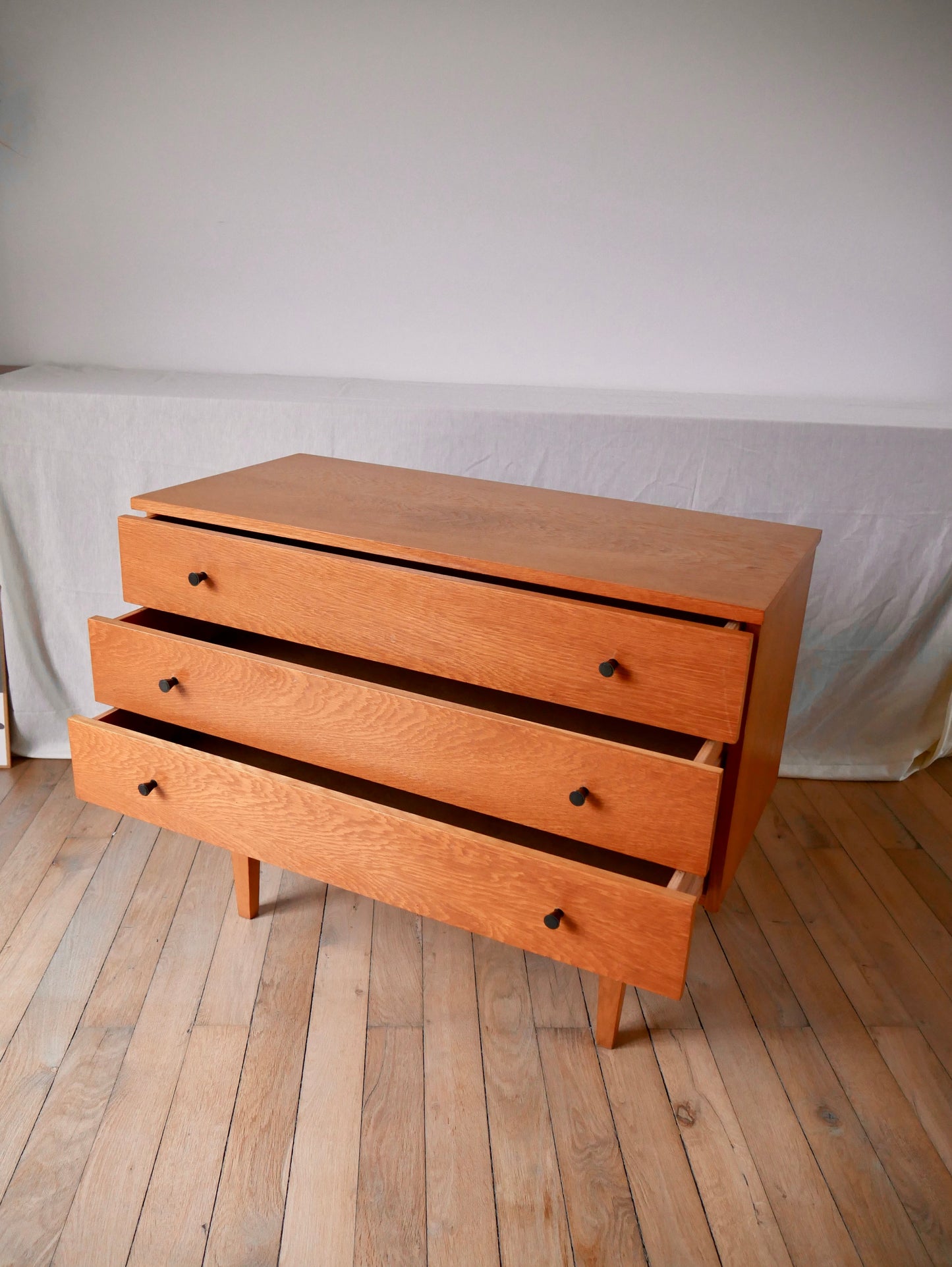 Commode scandinave design en chêne blond Mid-Century Circa 1950