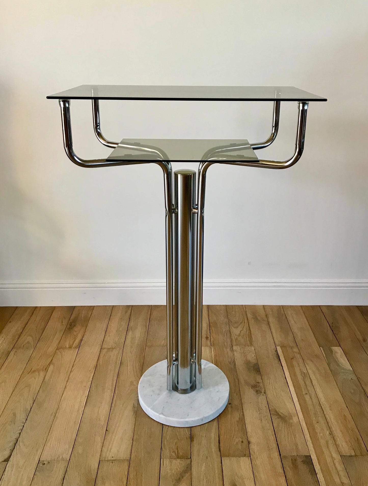 Table d'appoint design en chrome, marbre et verre fumé années 70