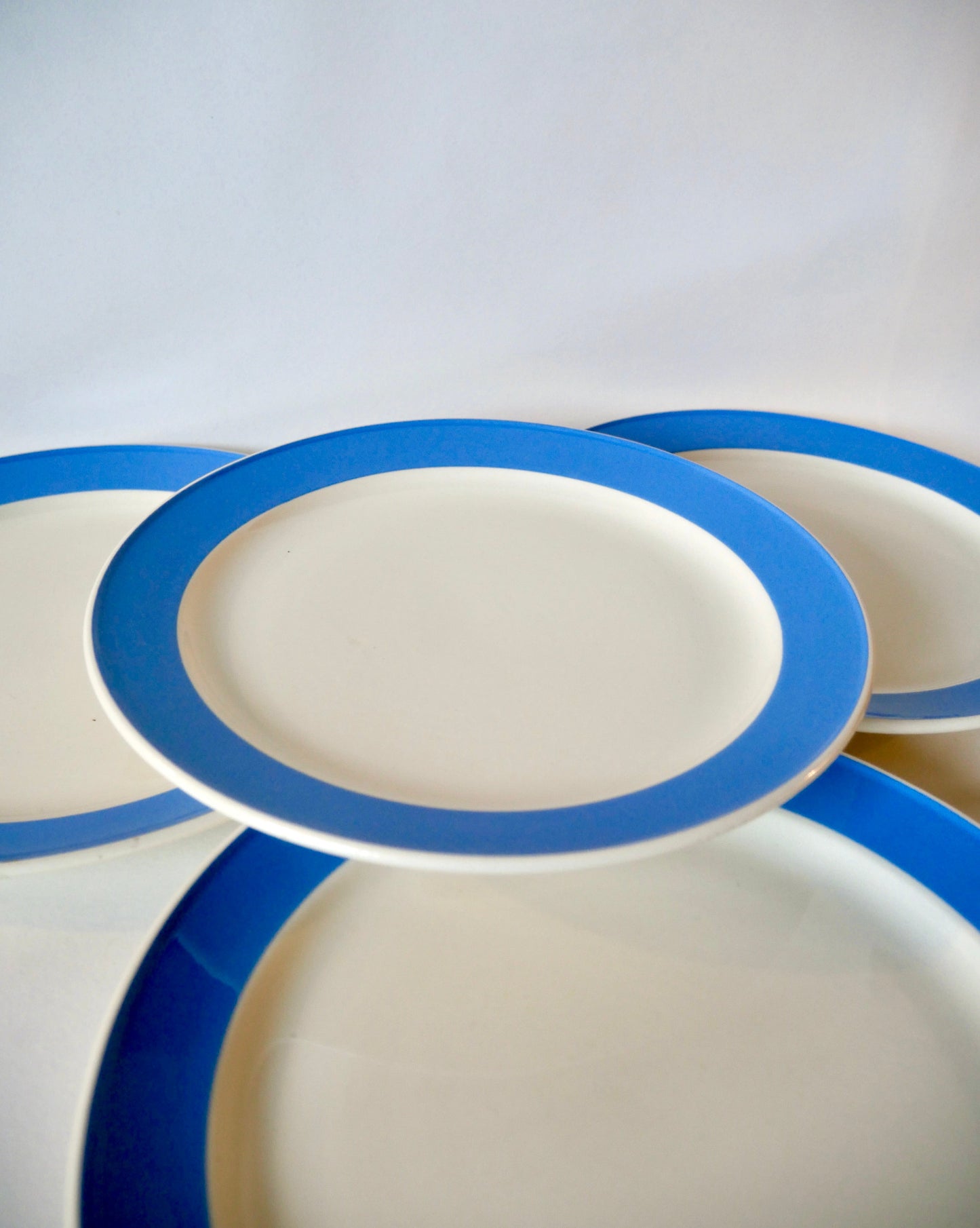 Lot de 4 assiettes plates Villeroy & Boch modèle Orléans bleu ciel années 50