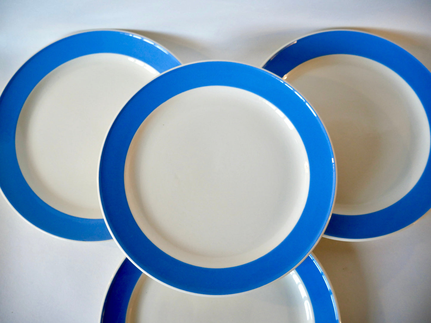 Lot de 4 assiettes plates Villeroy & Boch modèle Orléans bleu ciel années 50