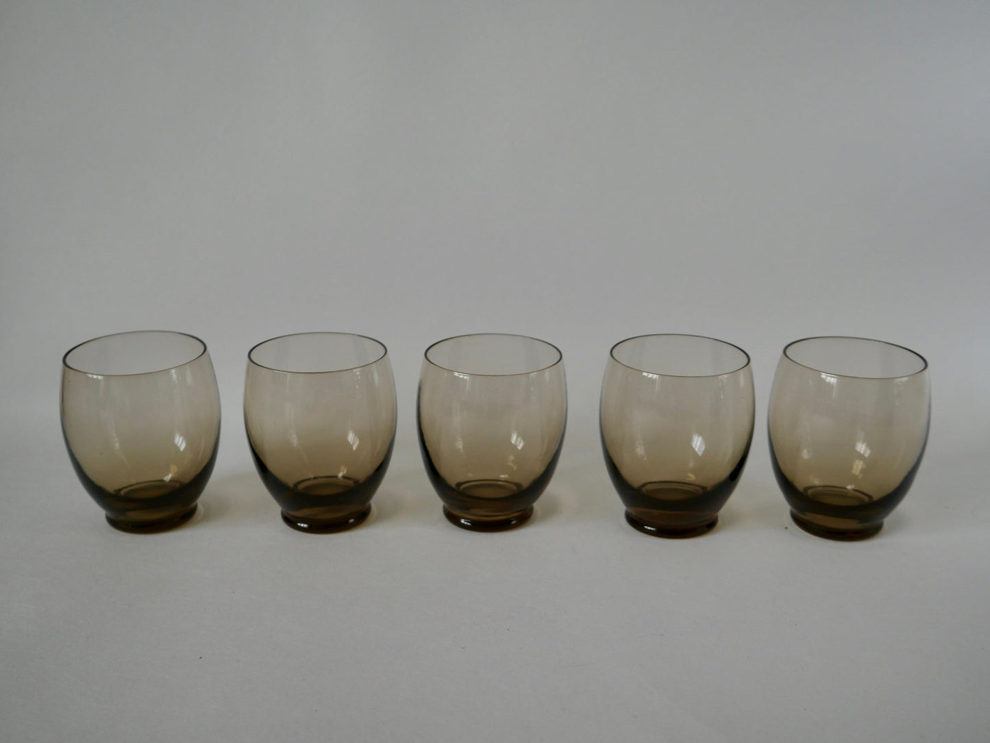 Lot de 5 verres à eau design en verre fumé art déco années 30