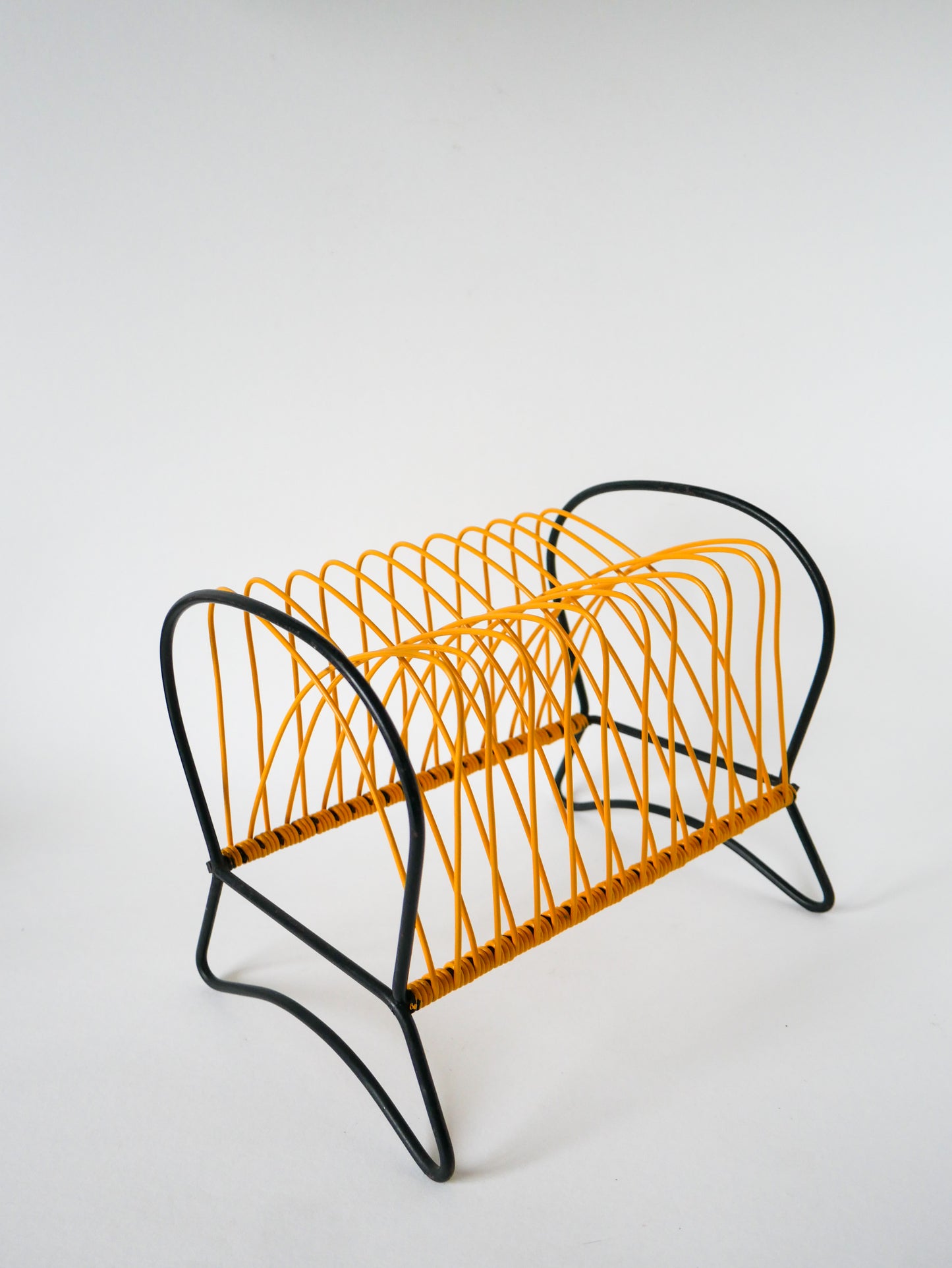 Range-vinyles en scoubidou Jaune et fer Noir, 1960