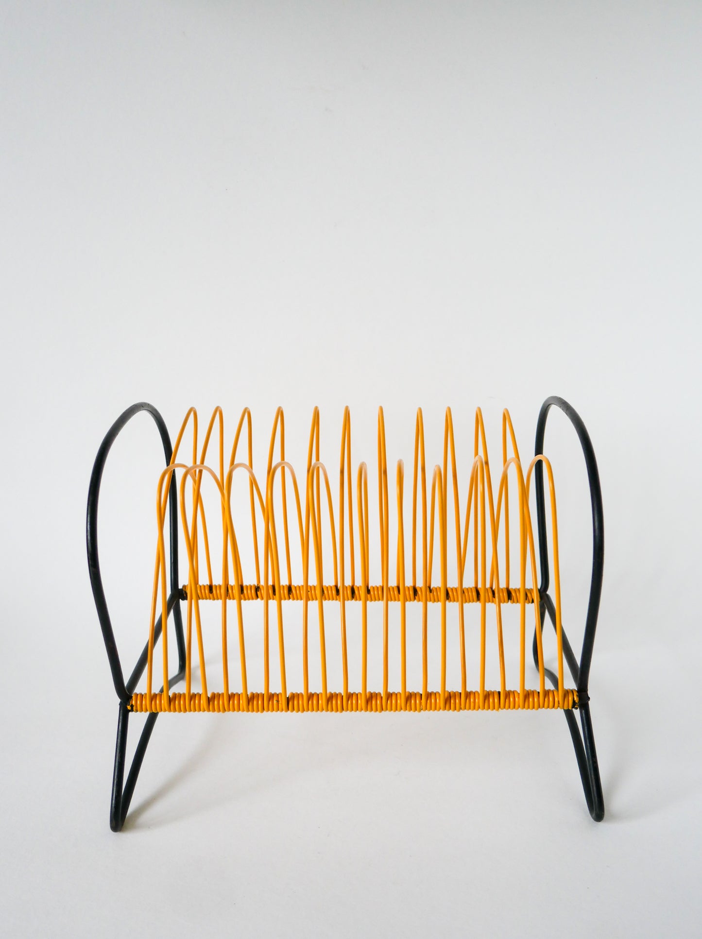 Range-vinyles en scoubidou Jaune et fer Noir, 1960