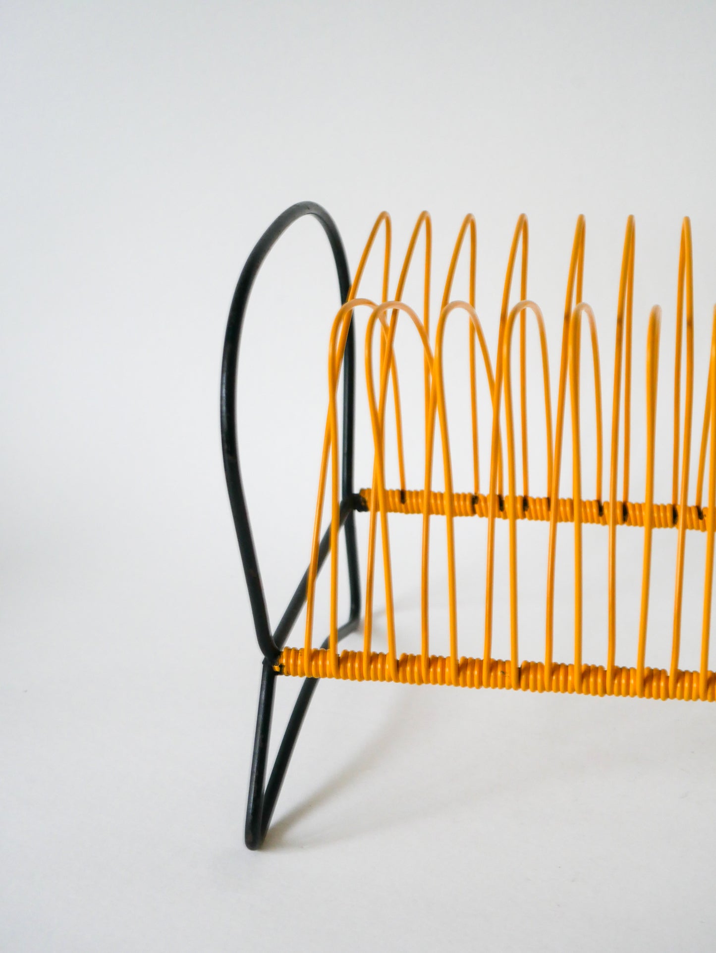 Range-vinyles en scoubidou Jaune et fer Noir, 1960