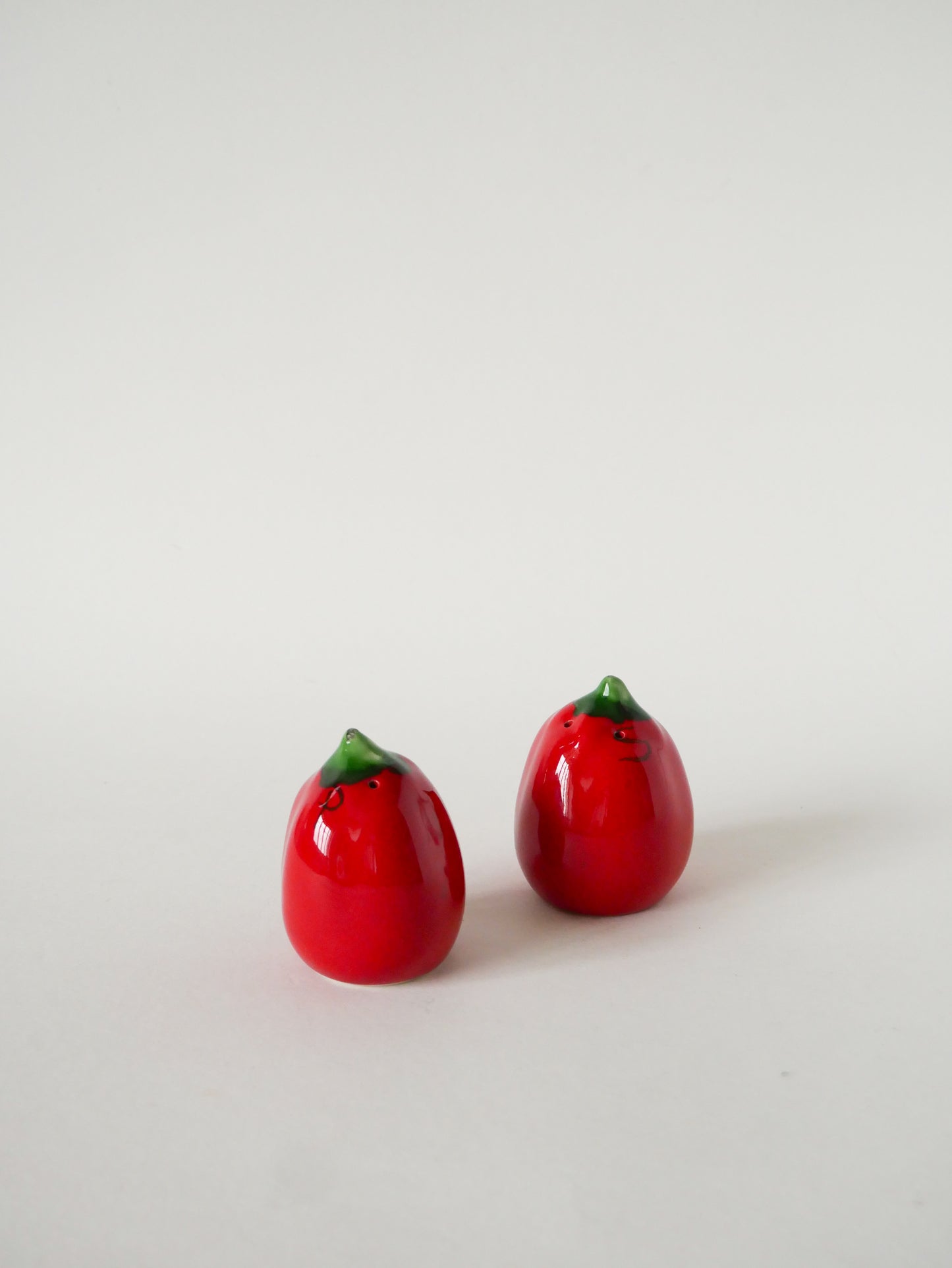 Sel et poivre en barbotine, Tomates, Rouge, 1960