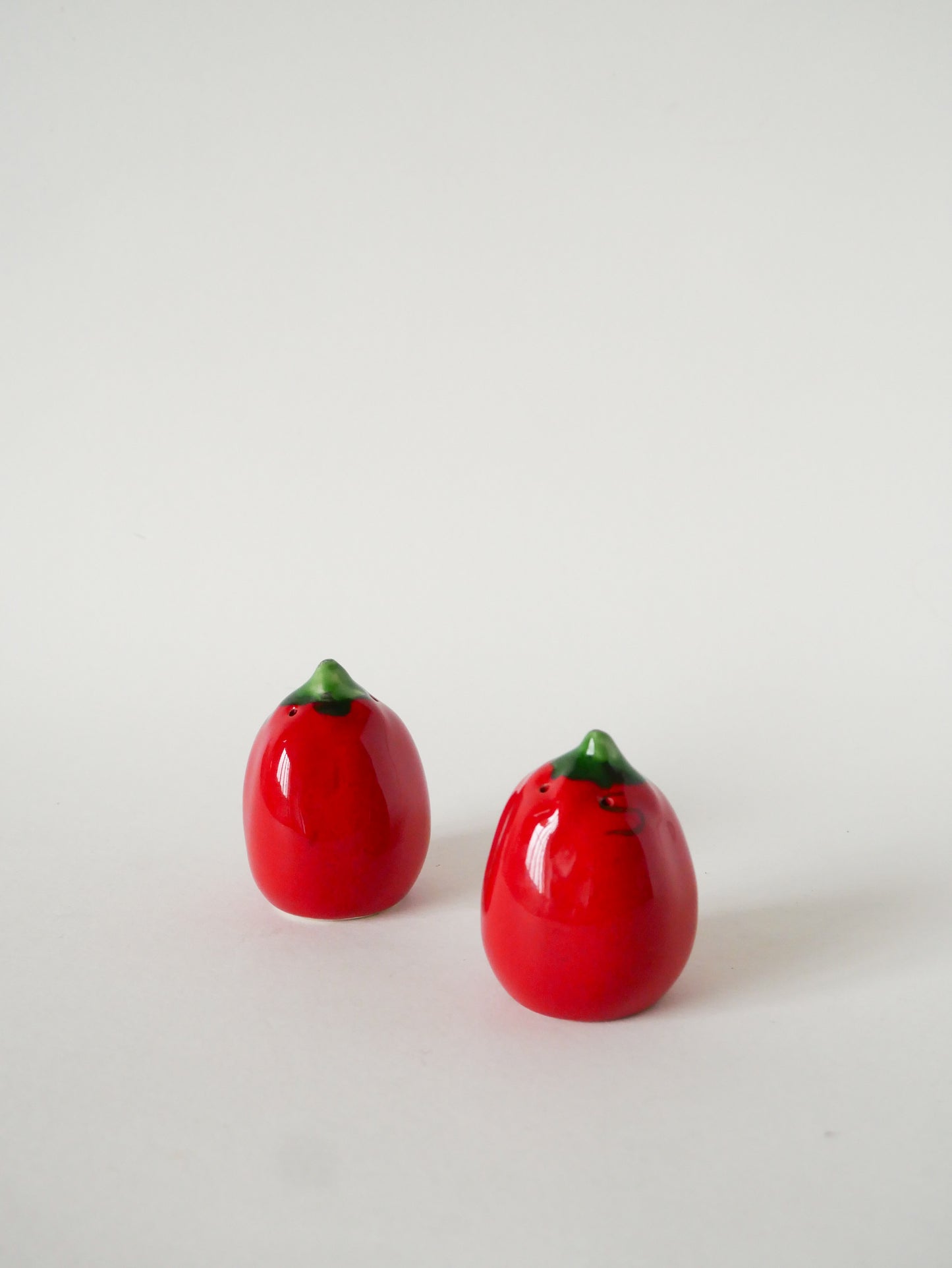 Sel et poivre en barbotine, Tomates, Rouge, 1960