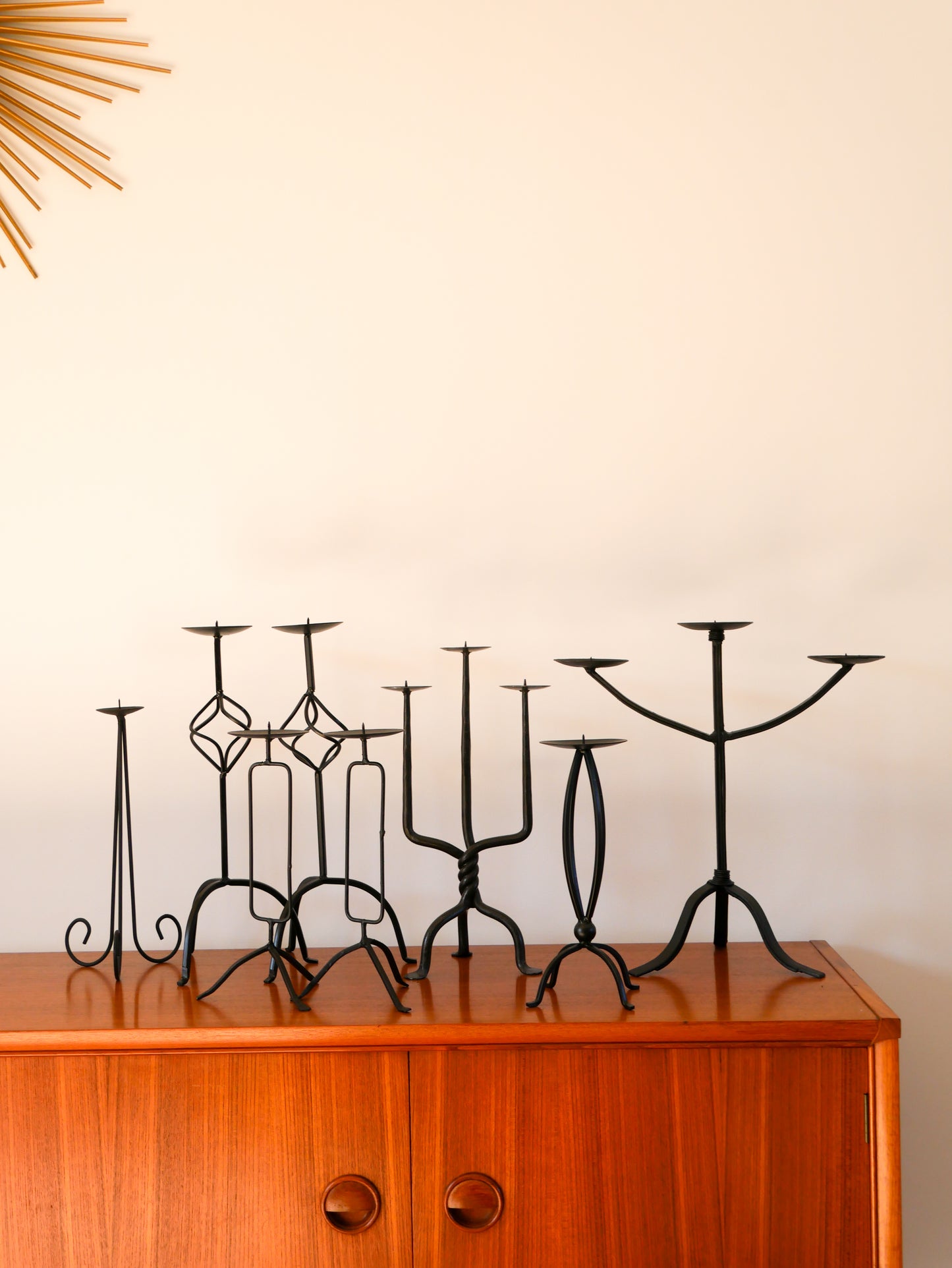 Grand chandelier tripode en fer Noir, Scandinave, Brutaliste, 1970 - 39 cm