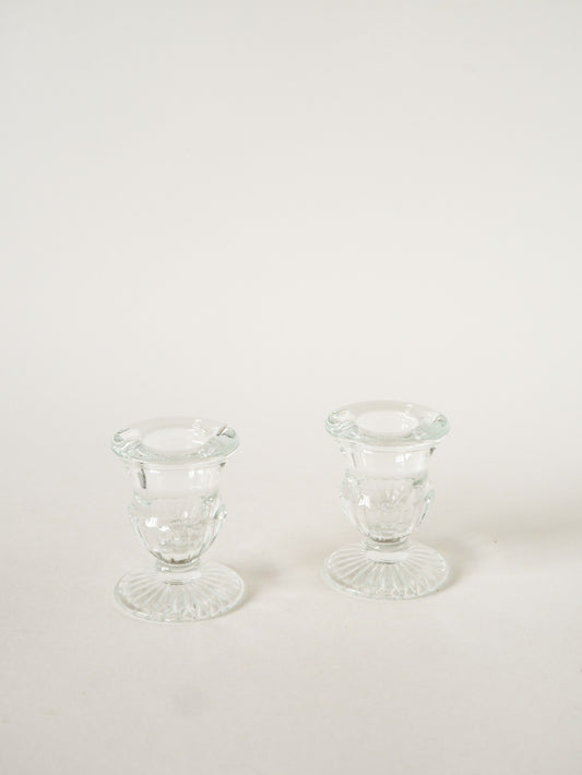 Paire de petits bougeoirs en verre moulé, 1950