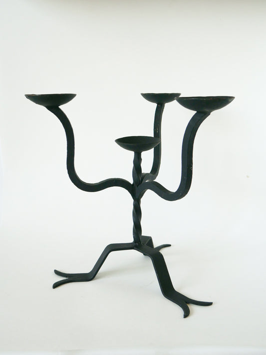 Très grand bougeoir quatre feux en fer forgé, Brutaliste, 1970 - 34 X 34 cm