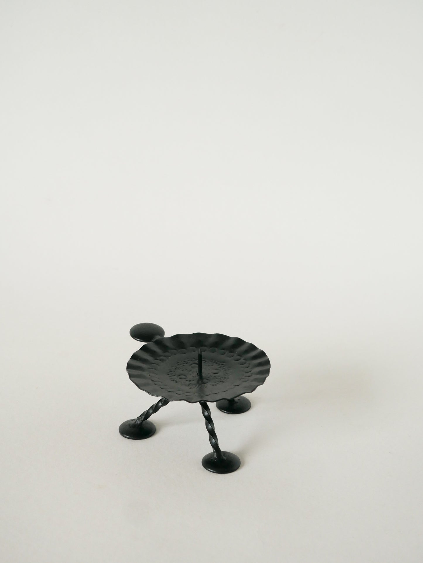 Petit bougeoir en fer forgé, Brutaliste, 1940 - 13 X 5 cm