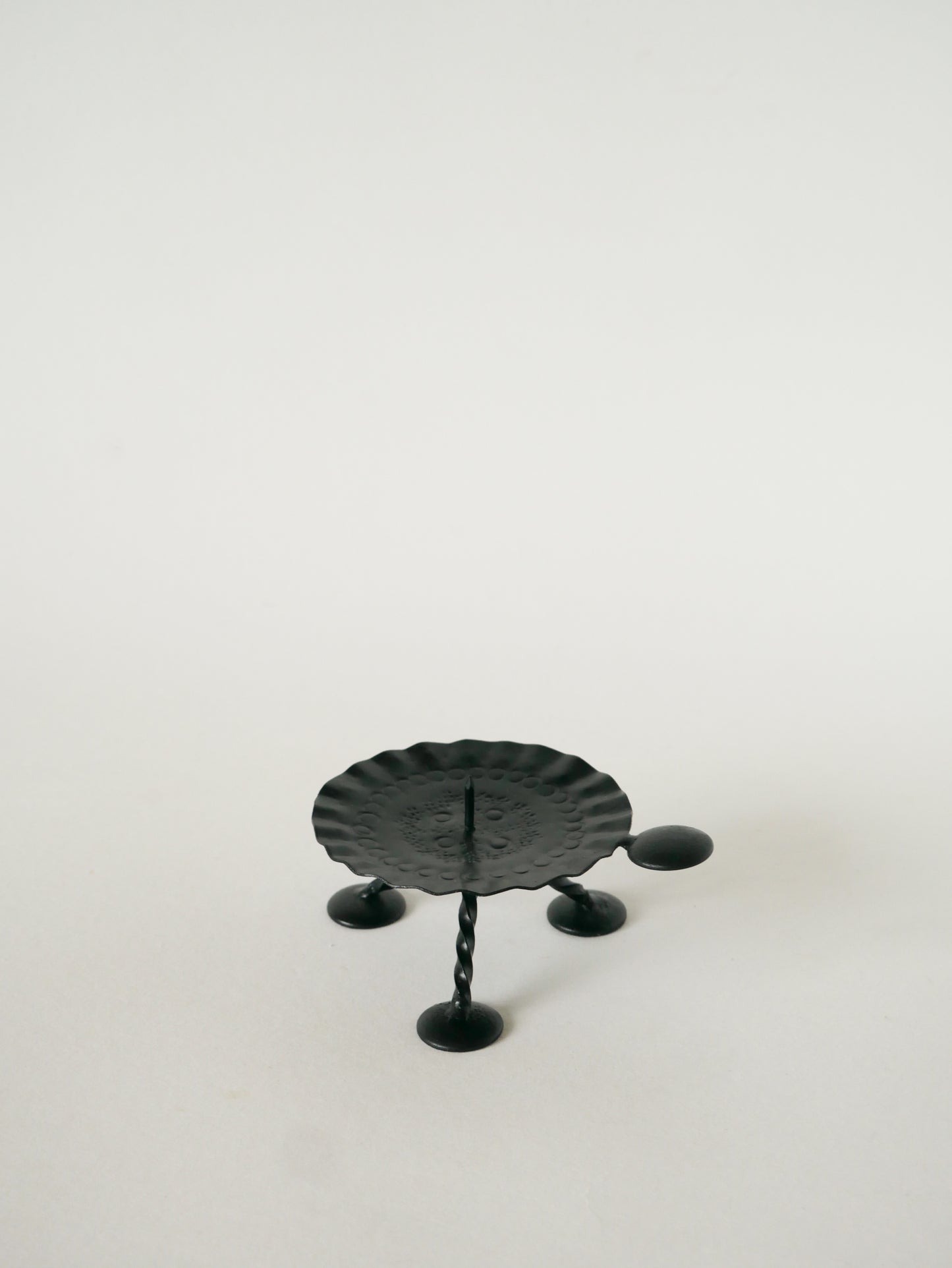 Petit bougeoir en fer forgé, Brutaliste, 1940 - 13 X 5 cm