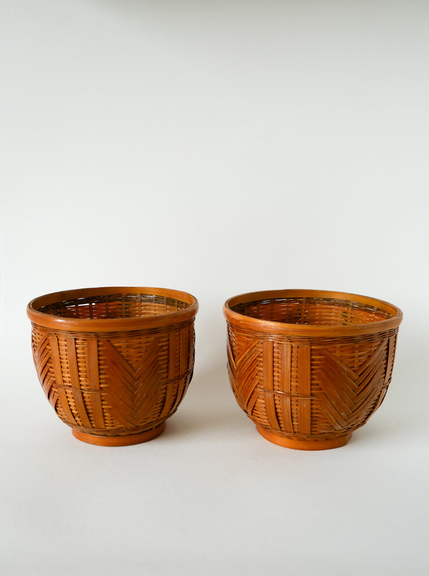 Paire de cache-pots en osier / rotin, 1970