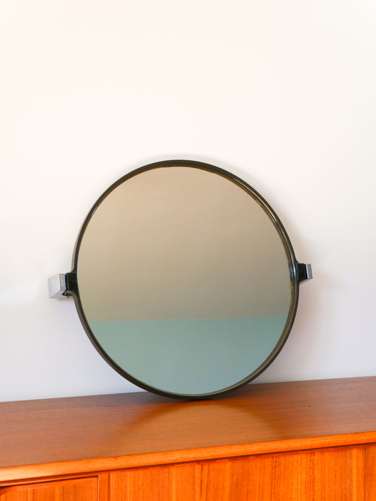 Miroir en plexi fumé et tenants en chrome, Design, 1970