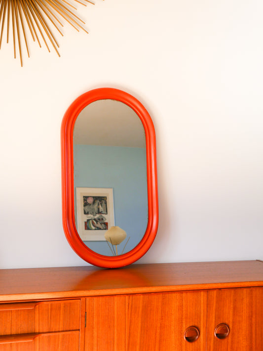 Grand miroir oval en plastique orange, Design, 1970