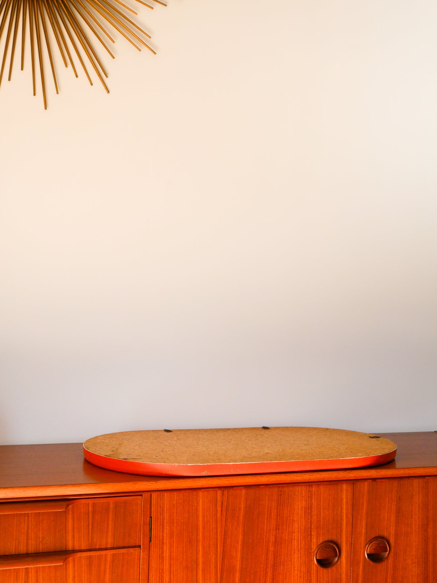 Grand miroir oval en plastique orange, Design, 1970