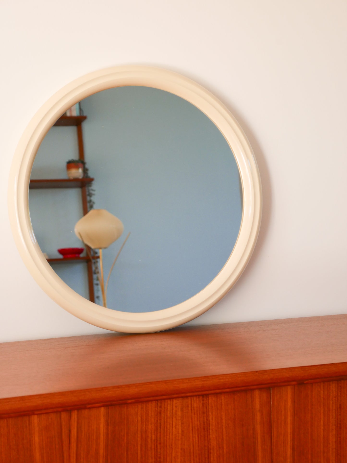 Grand miroir en plastique, Ivoire, Design, 1970 - 50 cm