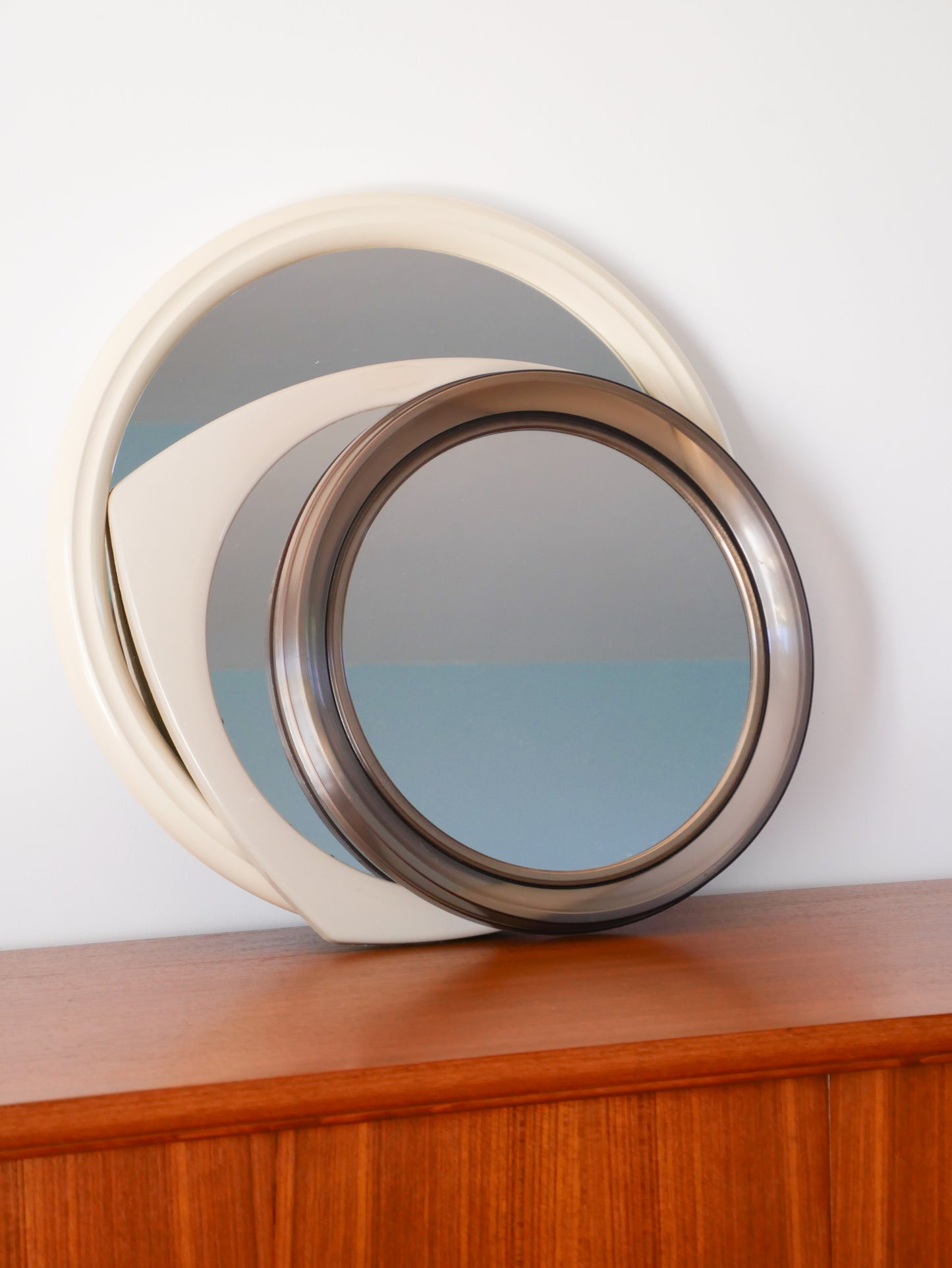 Grand miroir en plastique, Ivoire, Design, 1970 - 50 cm