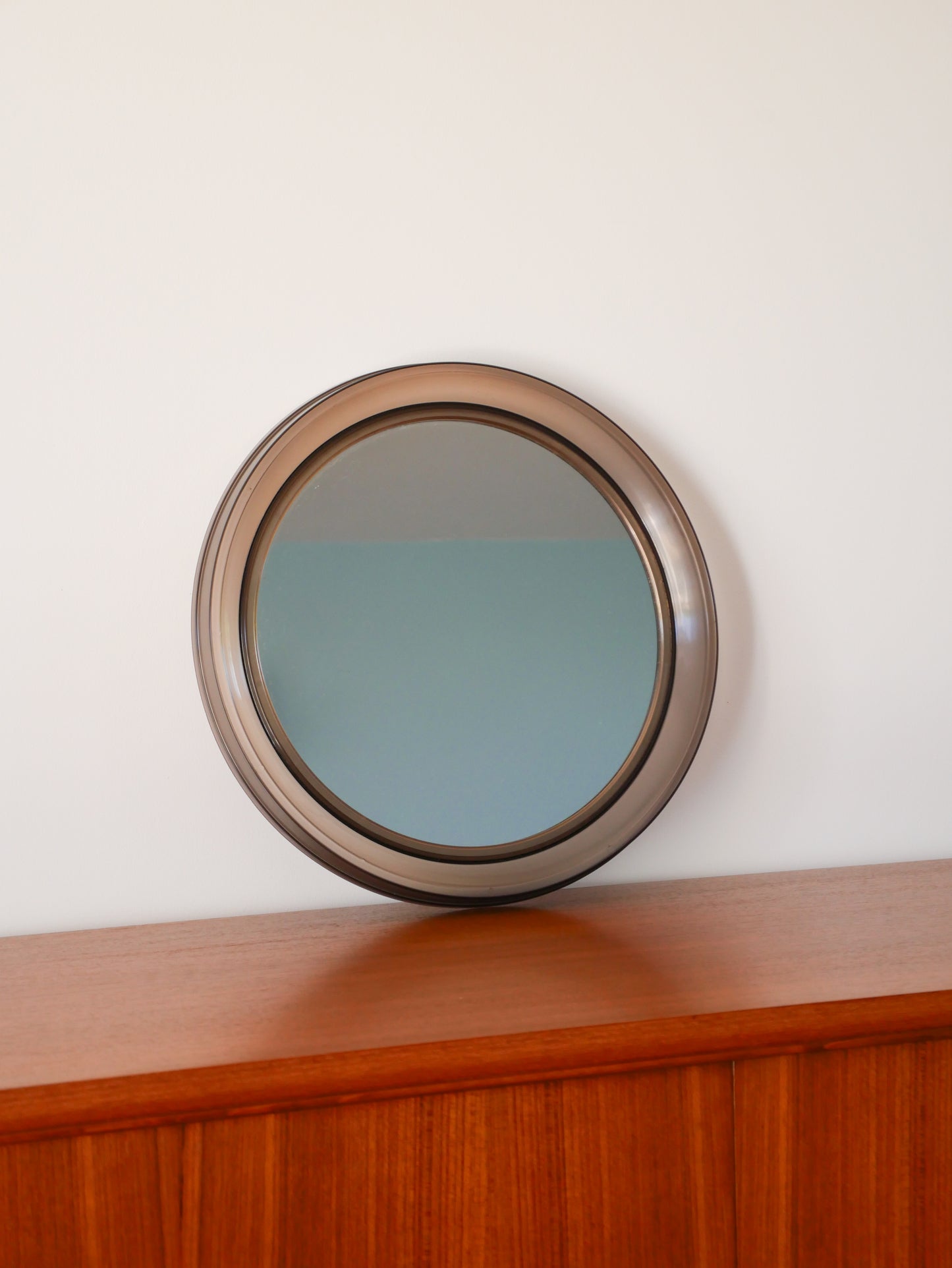 Miroir en plexi, Fumé, Design, 1970 - 37 cm