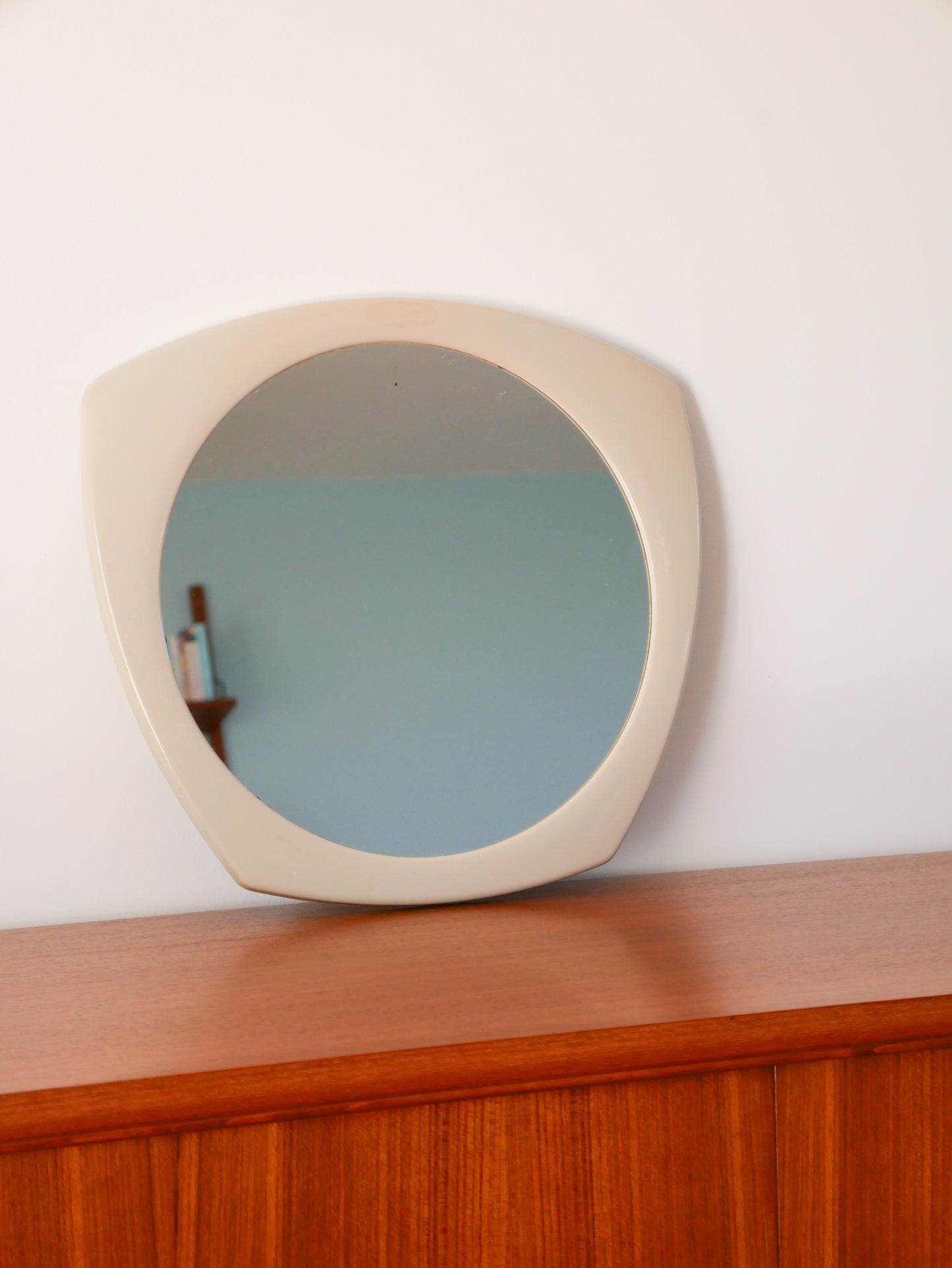 Miroir en plastique, Ivoire, Design, 1970 - 38 cm