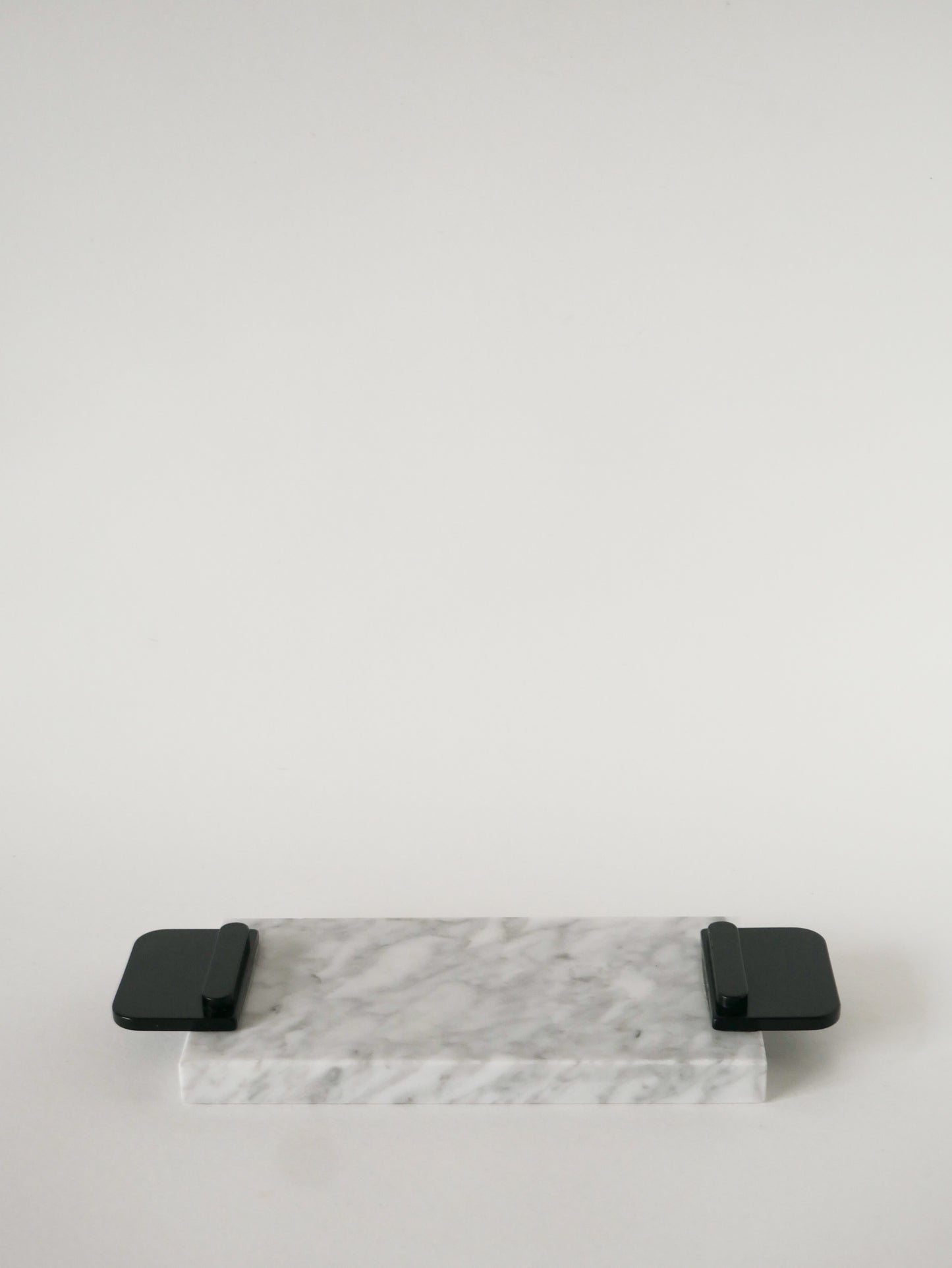 Petit plateau en marbre, Gris et Noir, 1980