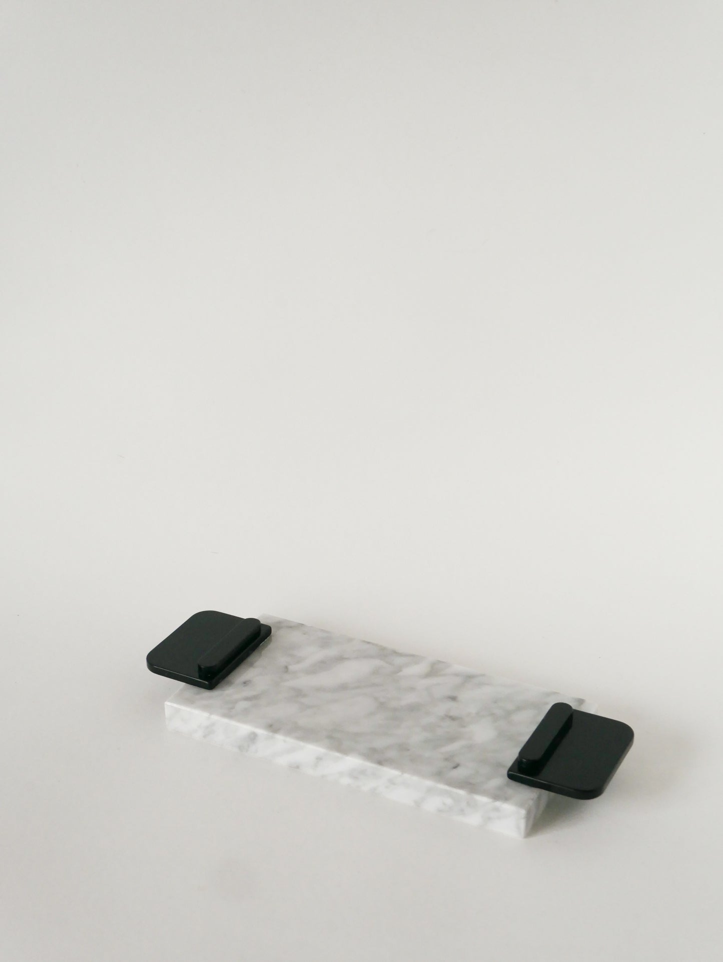 Petit plateau en marbre, Gris et Noir, 1980
