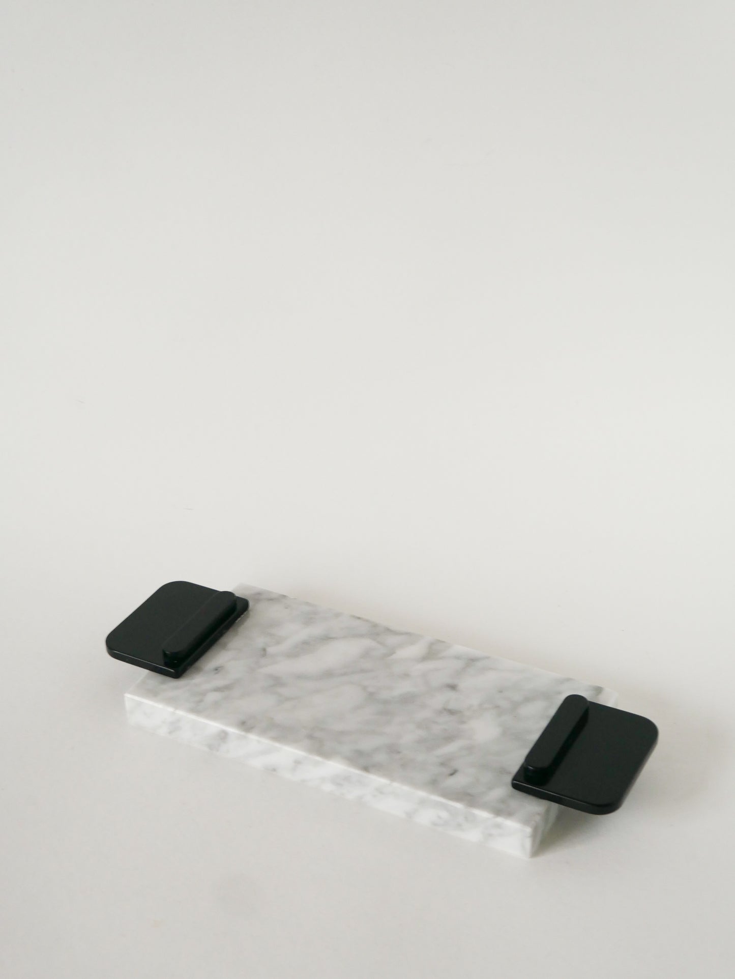 Petit plateau en marbre, Gris et Noir, 1980