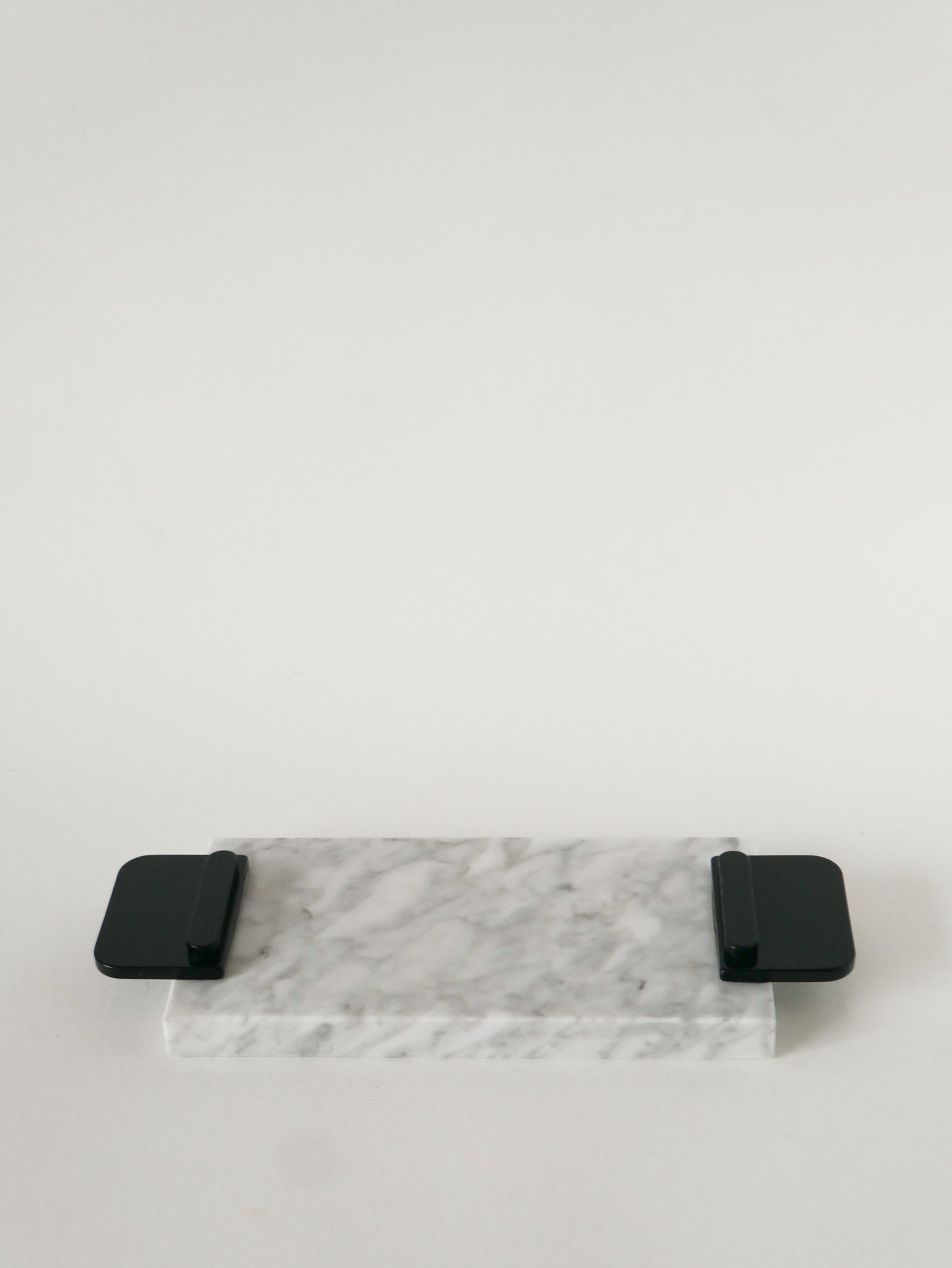 Petit plateau en marbre, Gris et Noir, 1980