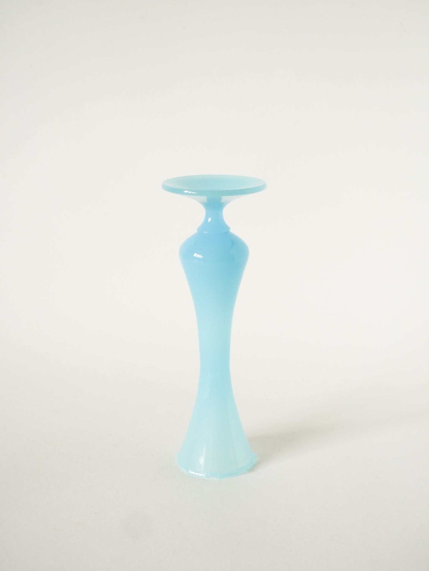 Vase en opaline dentelé, Bleu, 1960