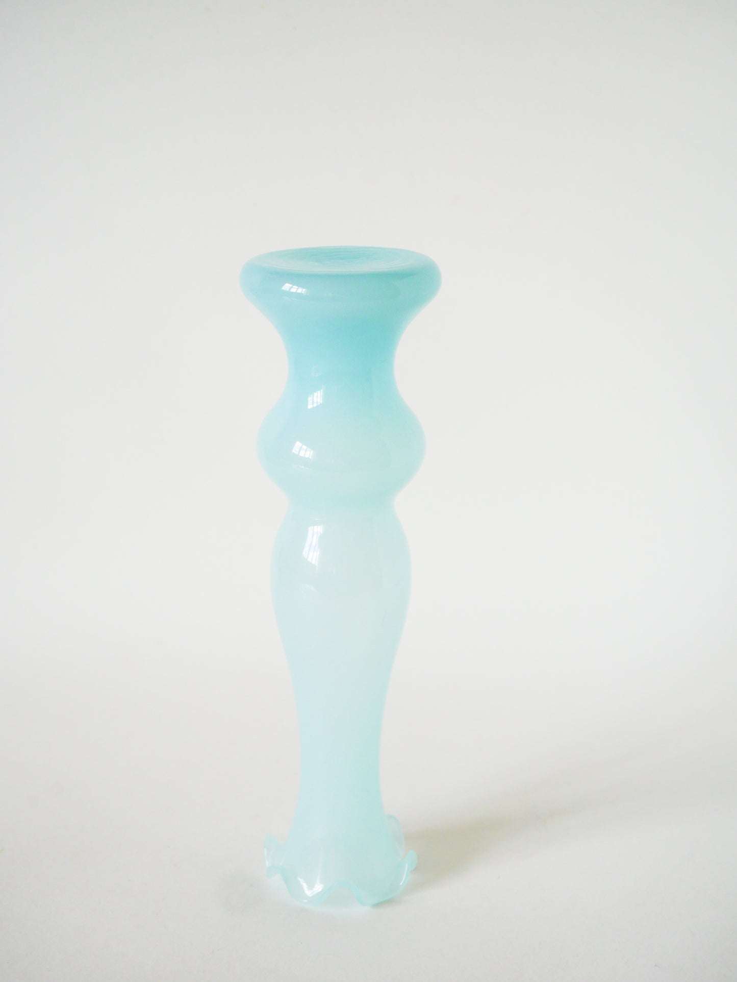 Vase en opaline à col dentelé, Bleu Ciel, 1960