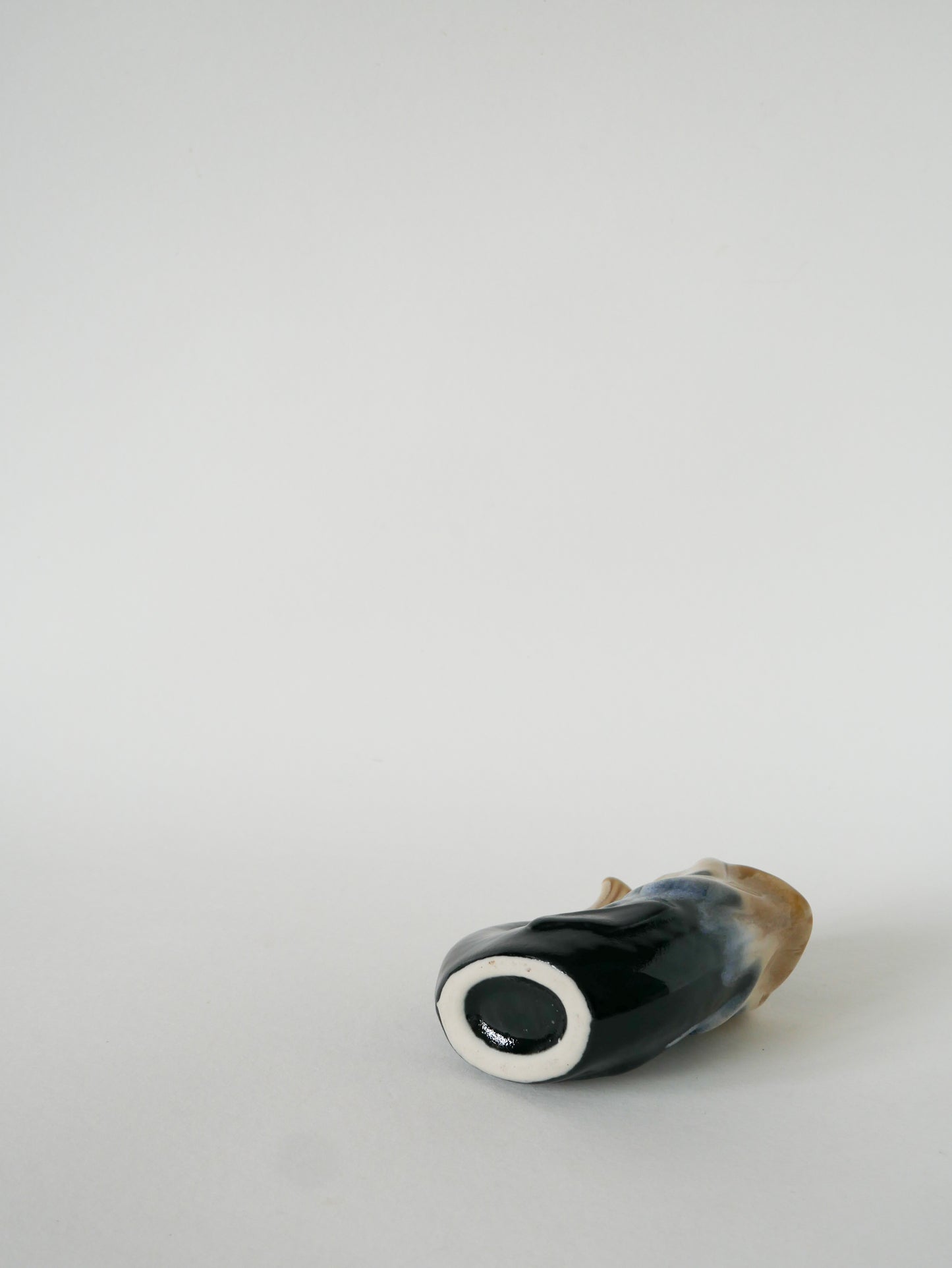 Mini vase poisson en céramique, Noir & Beige, 1970 - 13 X 11 cm