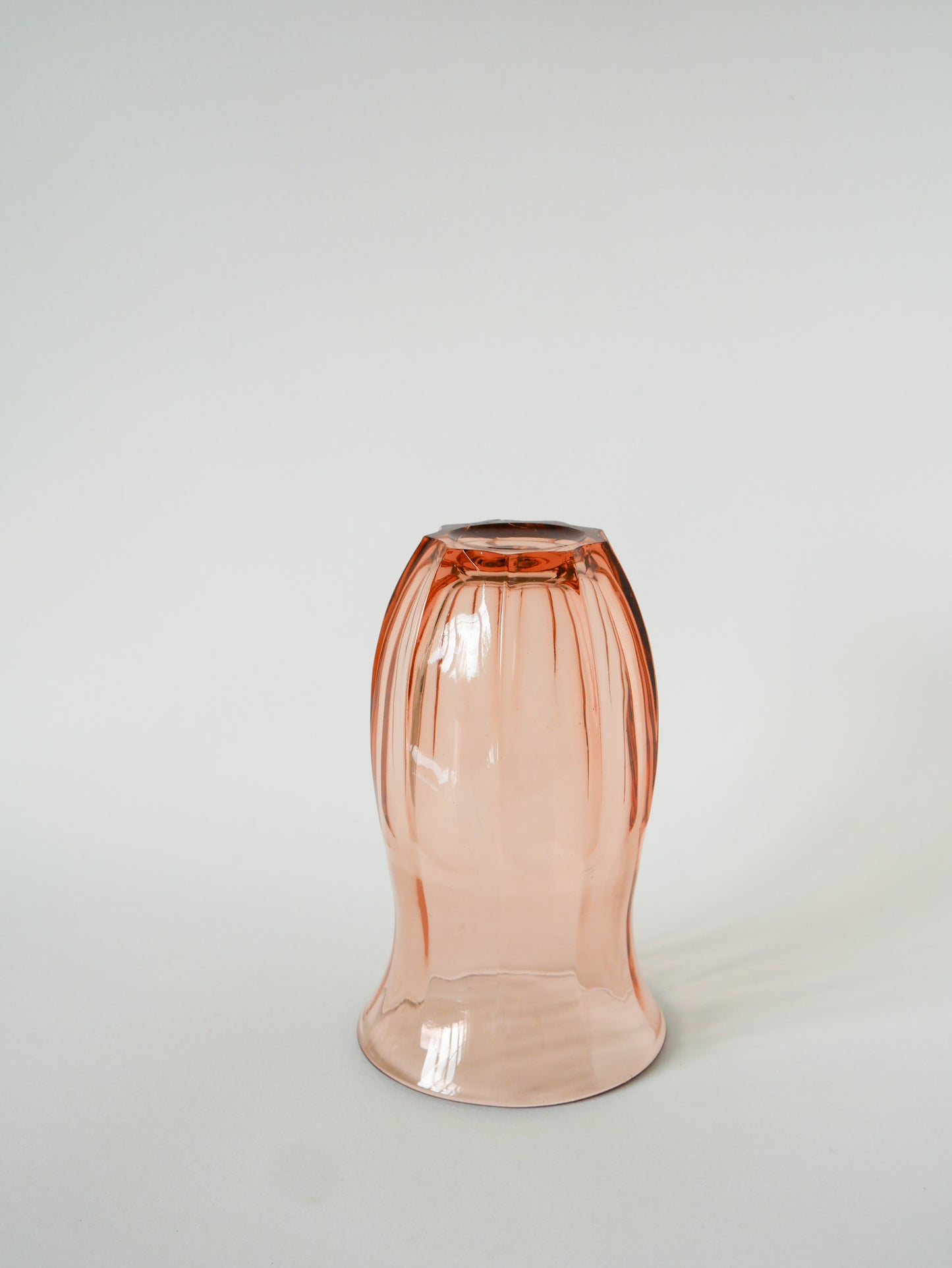 Vase en verre rose, Art Déco, 1930