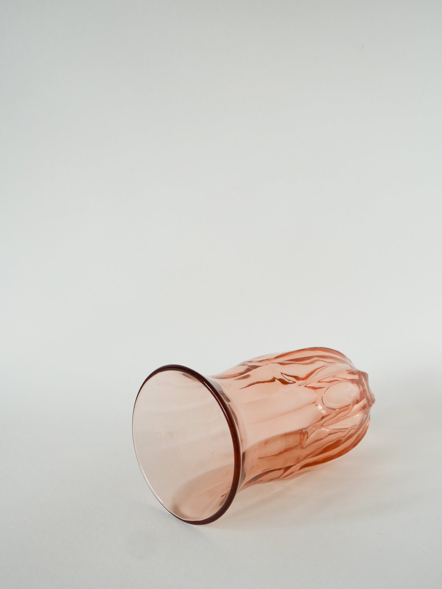 Vase en verre rose, Art Déco, 1930