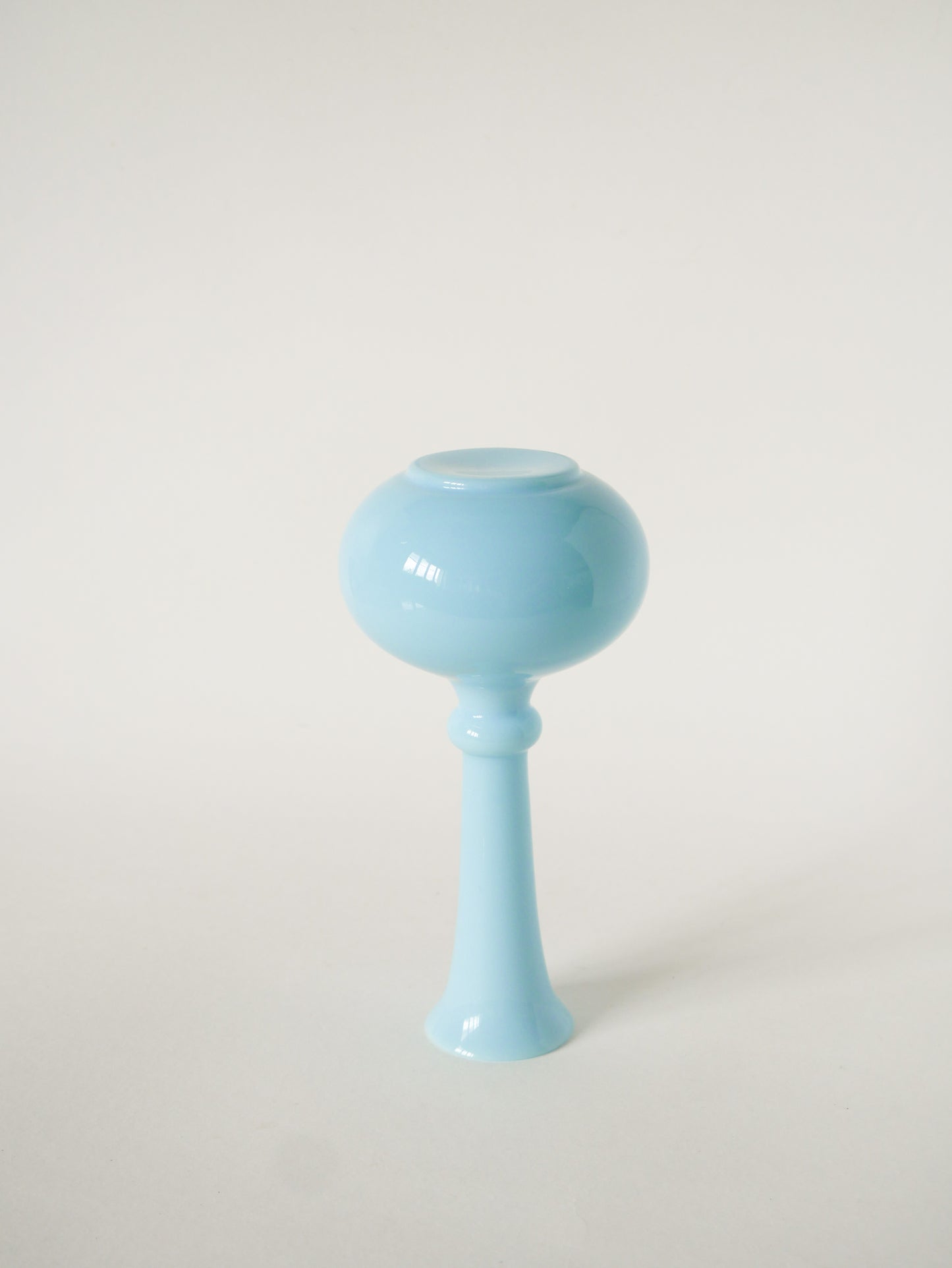 Vase en opaline Bleu Ciel, 1960 - 20 X 10 cm